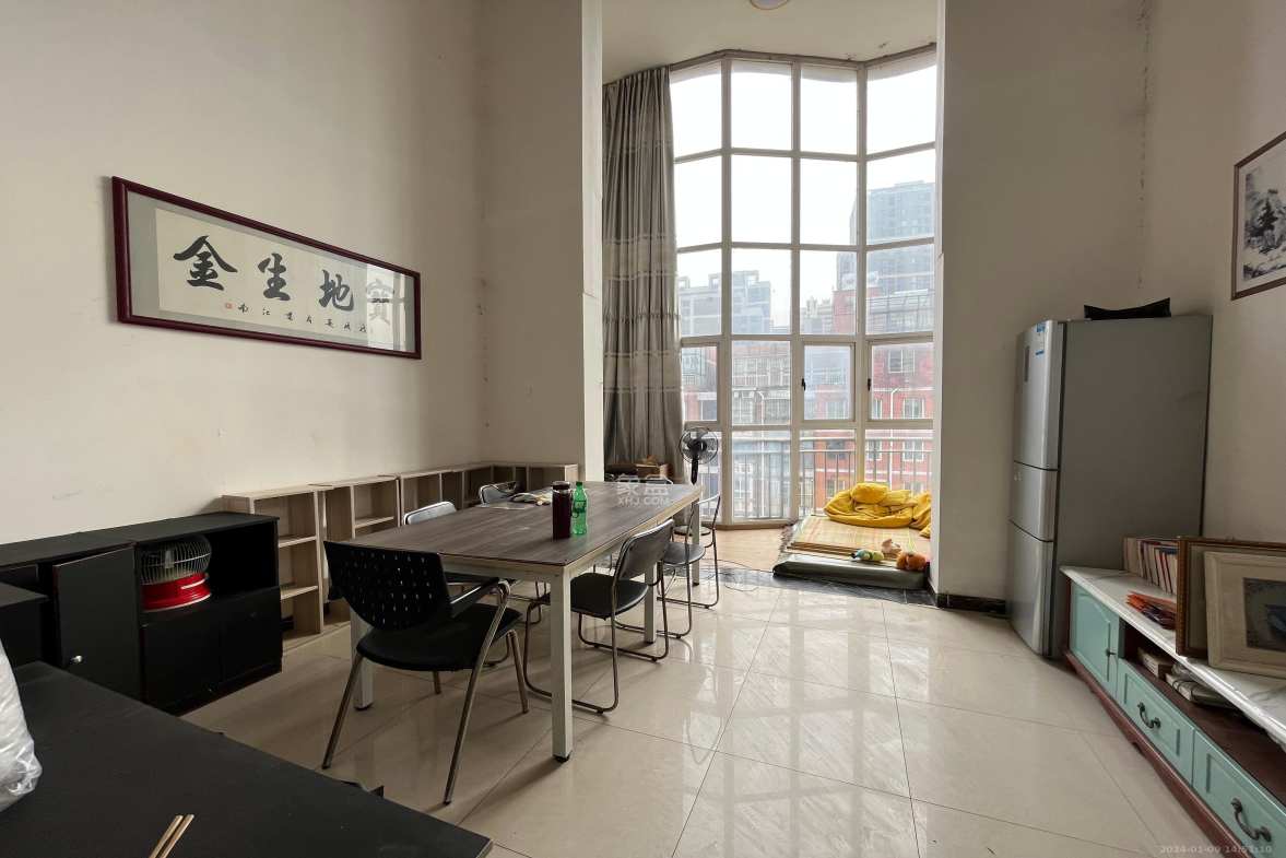 都江新城(都江新苑)  7室2厅2卫    2800.0元/月 都江新城(都江新苑)  7室2厅2卫    2800.0元/月室内图