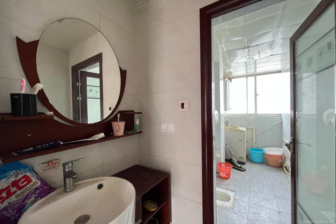 都江新城(都江新苑)  7室2厅2卫    2800.0元/月 都江新城(都江新苑)  7室2厅2卫    2800.0元/月室内图