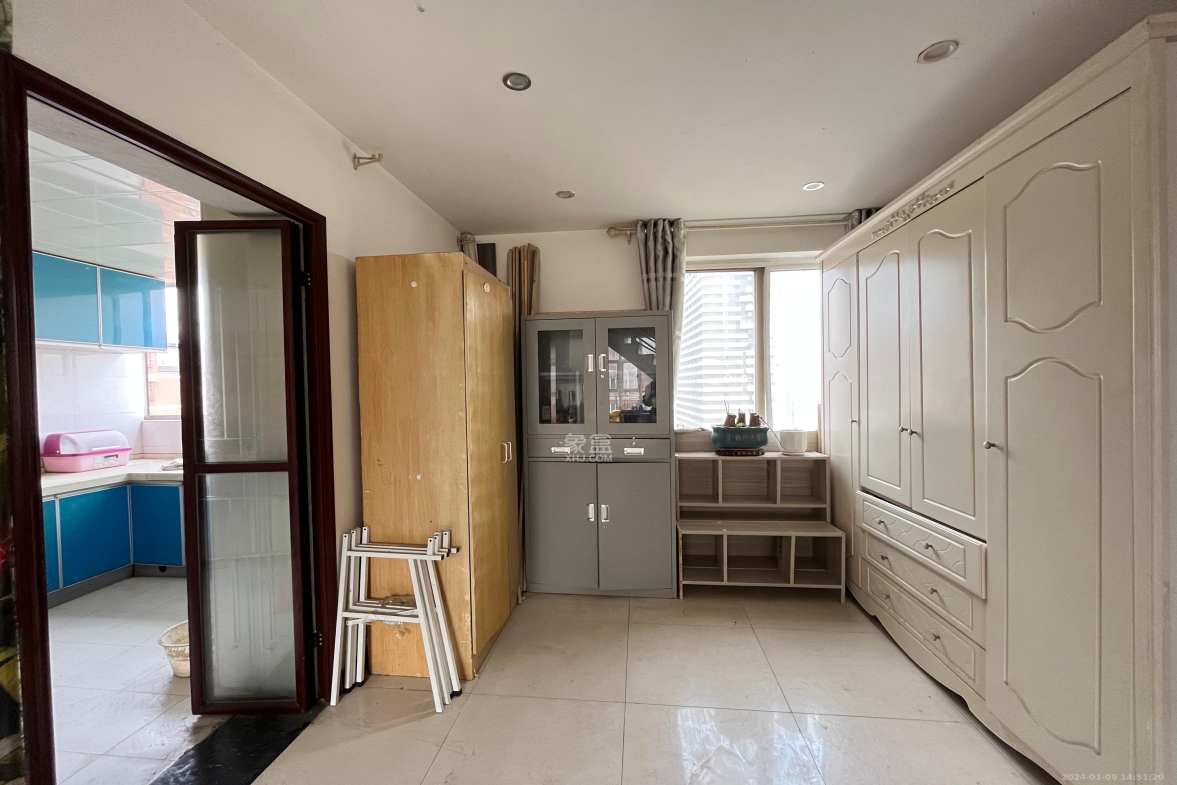 都江新城(都江新苑)  7室2厅2卫    2800.0元/月 都江新城(都江新苑)  7室2厅2卫    2800.0元/月室内图