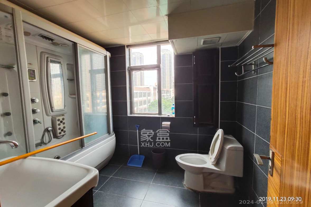 芙蓉苑  6室2厅1卫    4800.0元/月 芙蓉苑  6室2厅1卫    4800.0元/月室内图