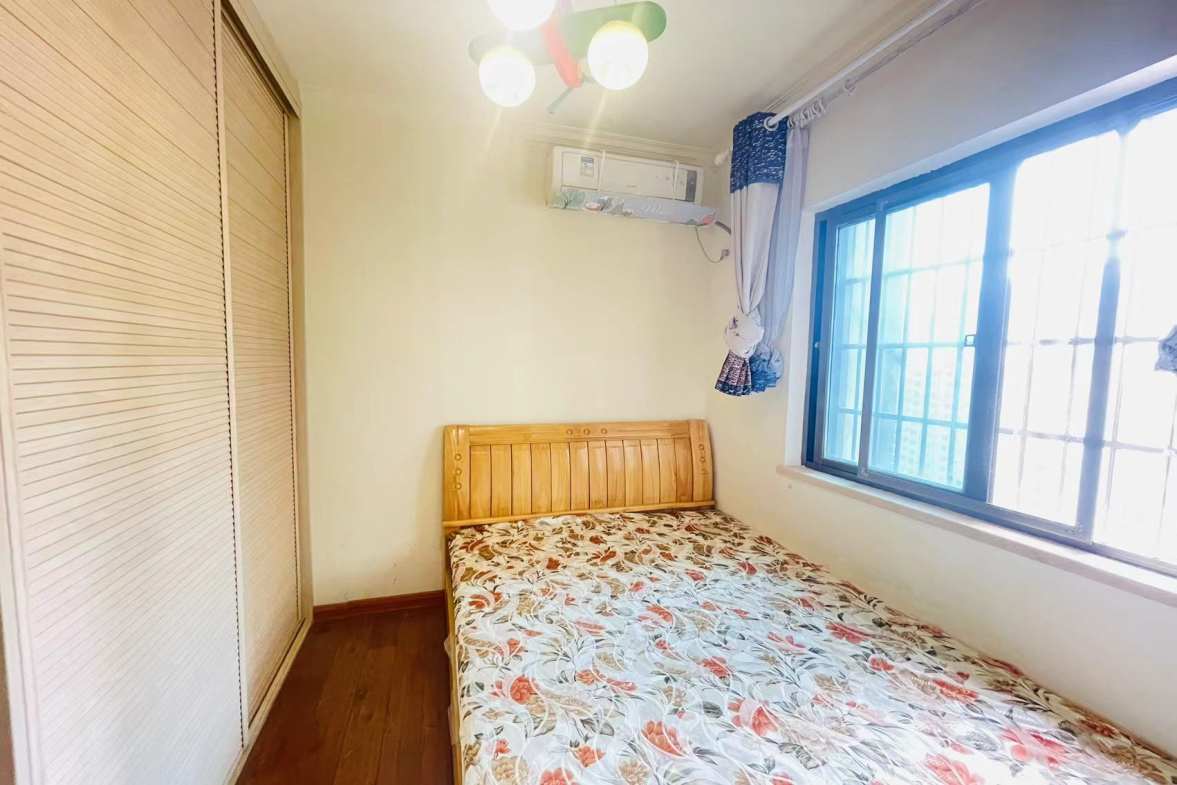 碧桂园  3室2厅2卫   1600.00元/月室内图