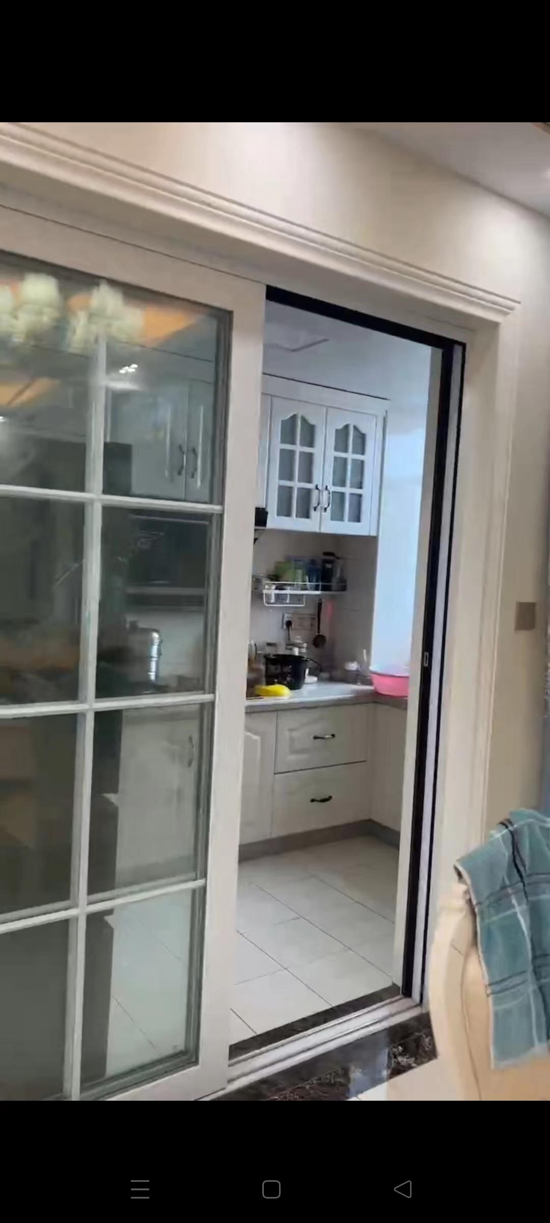 百弘学府城  3室2厅2卫    98.8万客厅