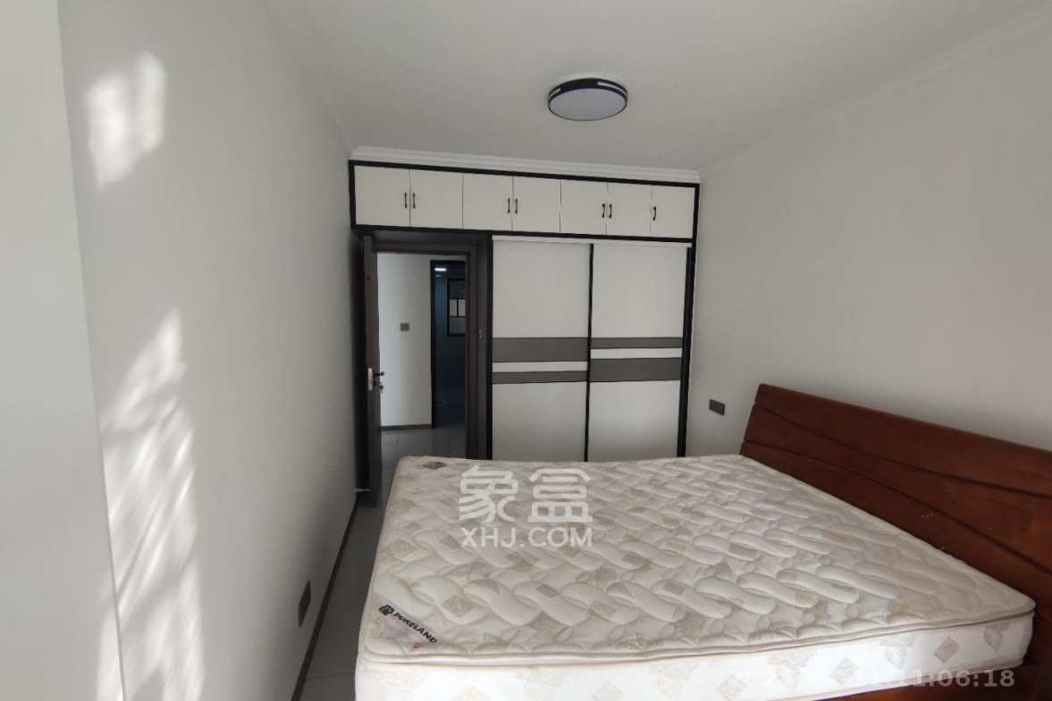 真人桥家园二期  3室2厅2卫    2600.0元/月室内图