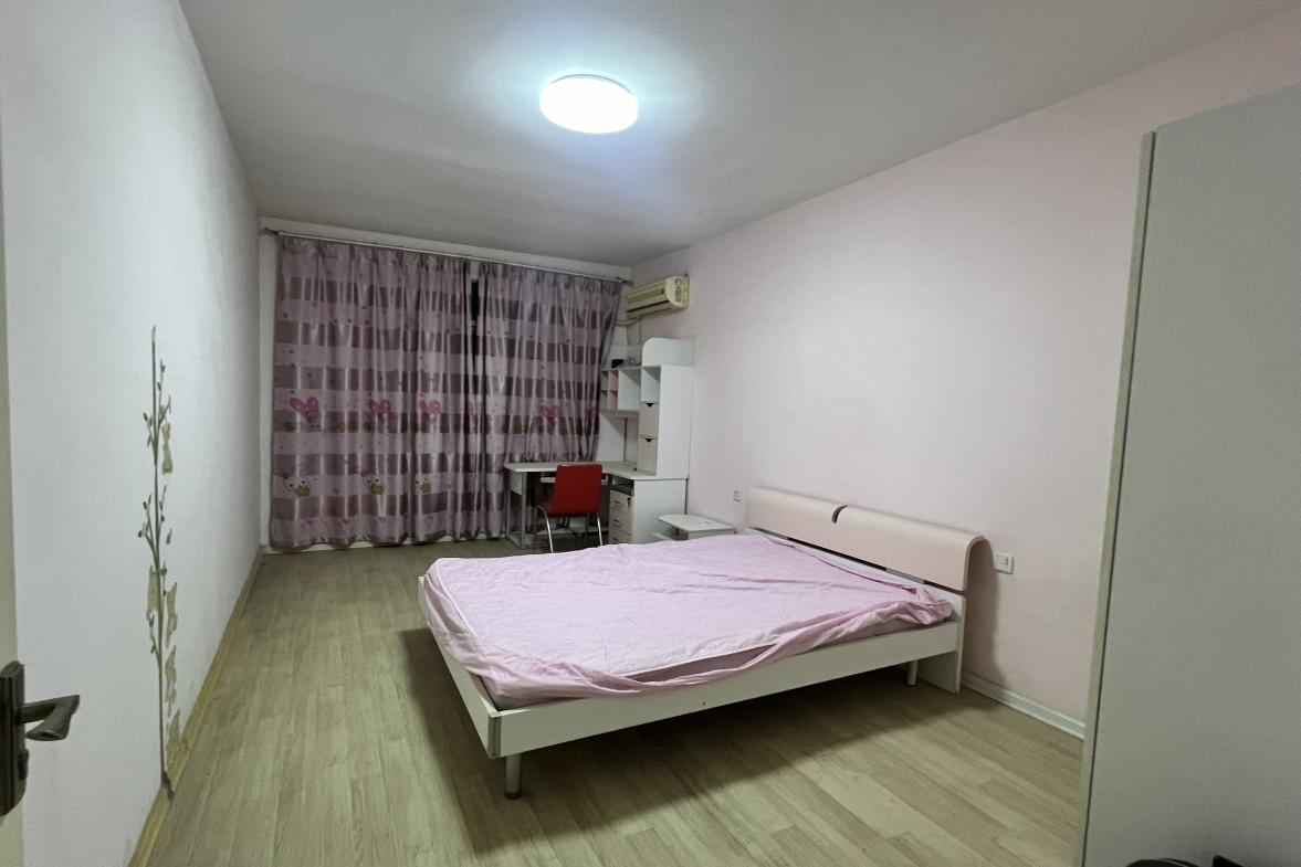 石化苑小区  3室2厅2卫    1500.0元/月室内图