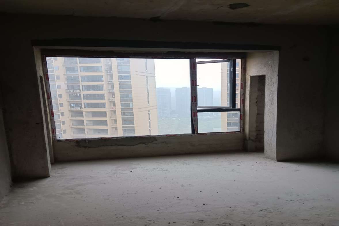 悦江山  6室2厅2卫    100.0万客厅