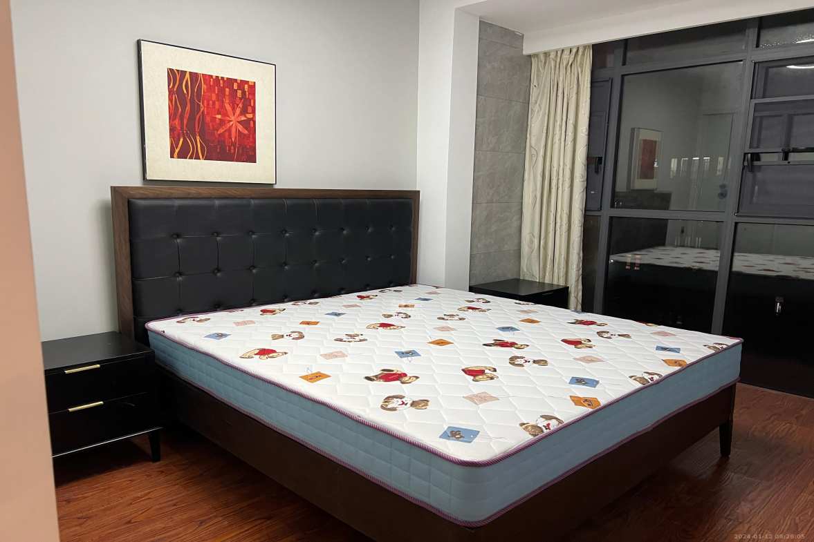 和卉家园  4室2厅1卫    3000.0元/月室内图