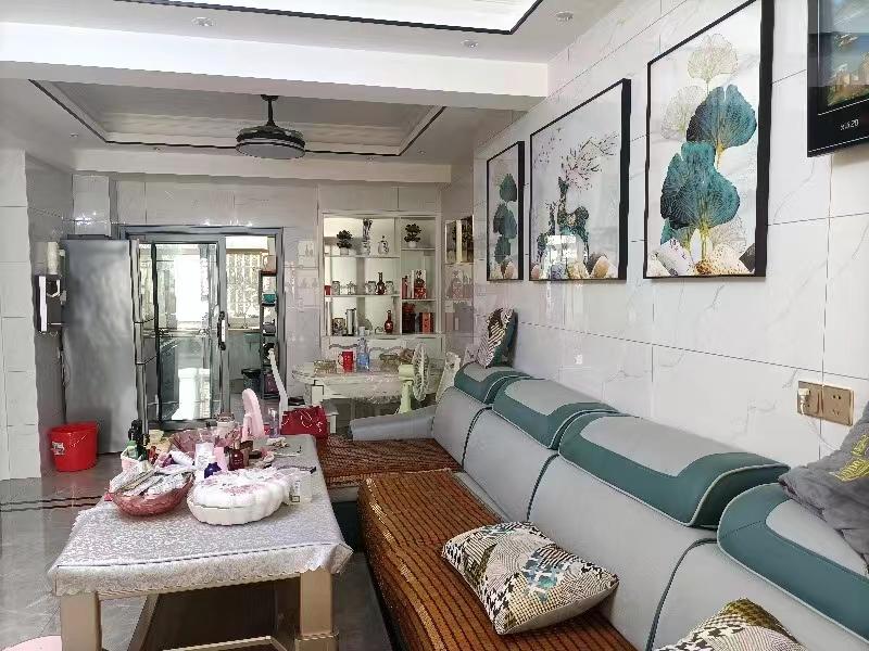 金泉小区 3室2厅2卫 68.8万 金泉小区 3室2厅2卫 68.8万客厅