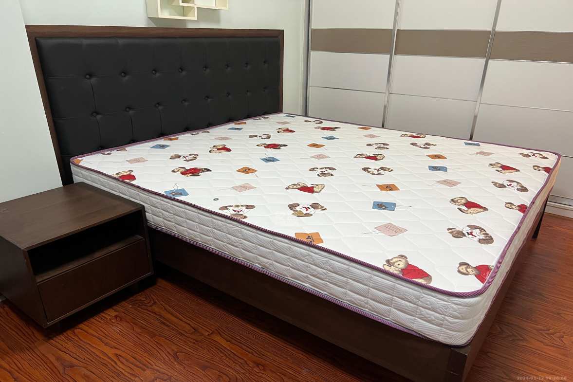 和卉家园  4室2厅1卫    3000.0元/月室内图