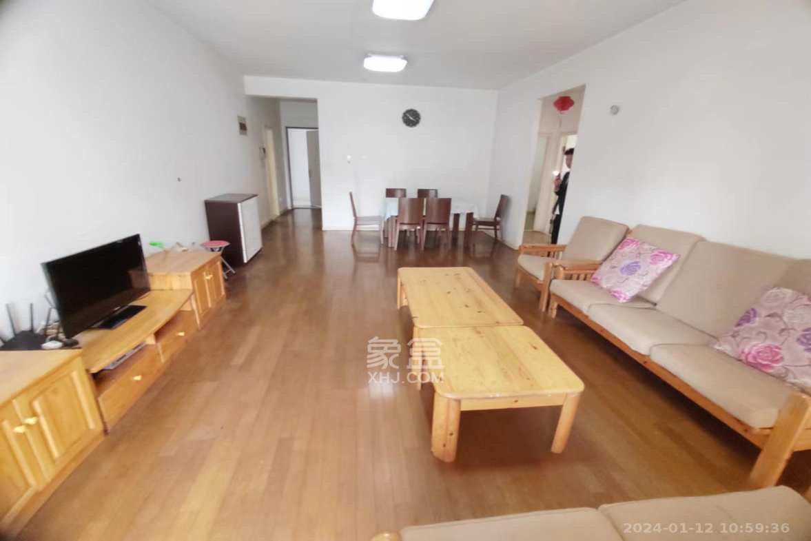 阳光100一期、四五期  3室2厅2卫   2600.00元/月室内图1