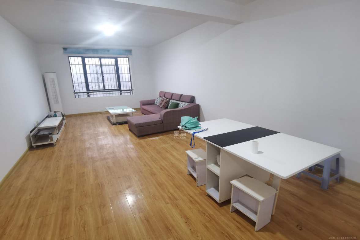 新雅黄金苑 4室2厅2卫 2000.0元/月 新雅黄金苑 4室2厅2卫 2000.0元/月室内图