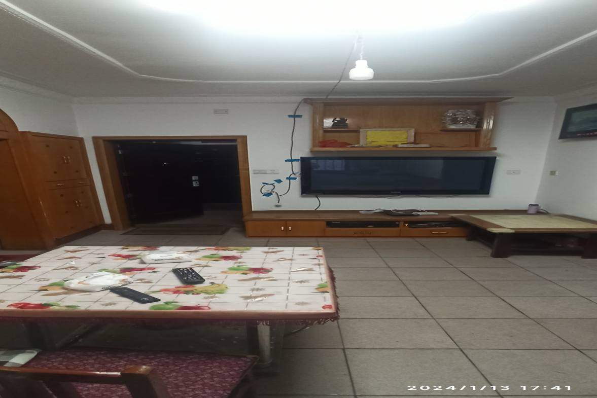 三工区小区  4室1厅1卫    1000.0元/月室内图