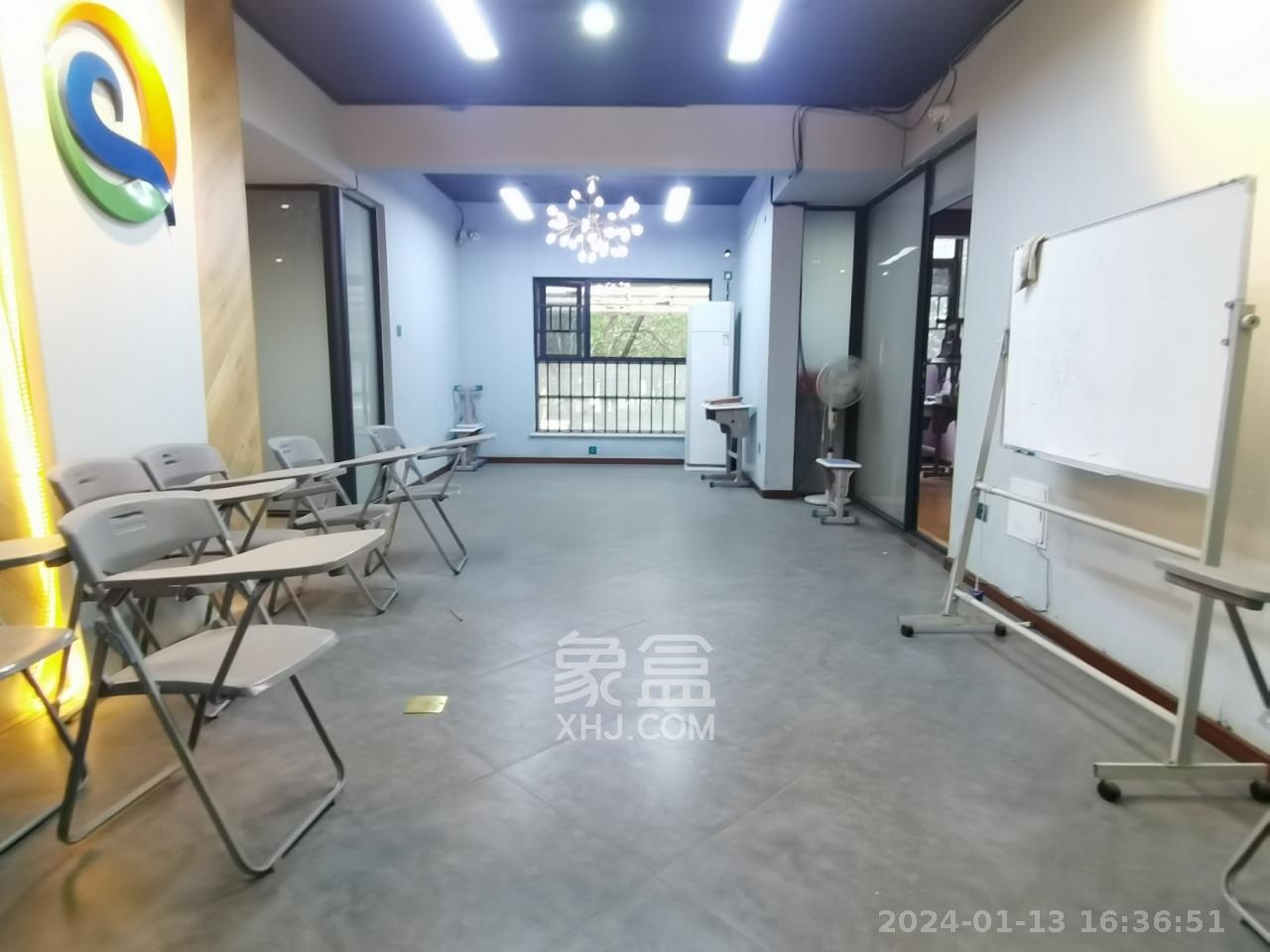 万科魅力之城  3室2厅2卫    3000.0元/月