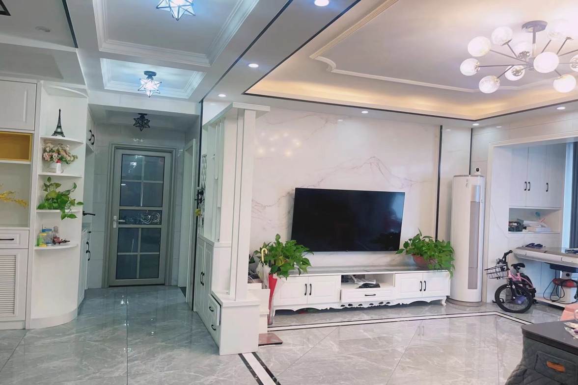 涟水名邸 3室2厅2卫 73.8万 涟水名邸 3室2厅2卫 73.8万客厅