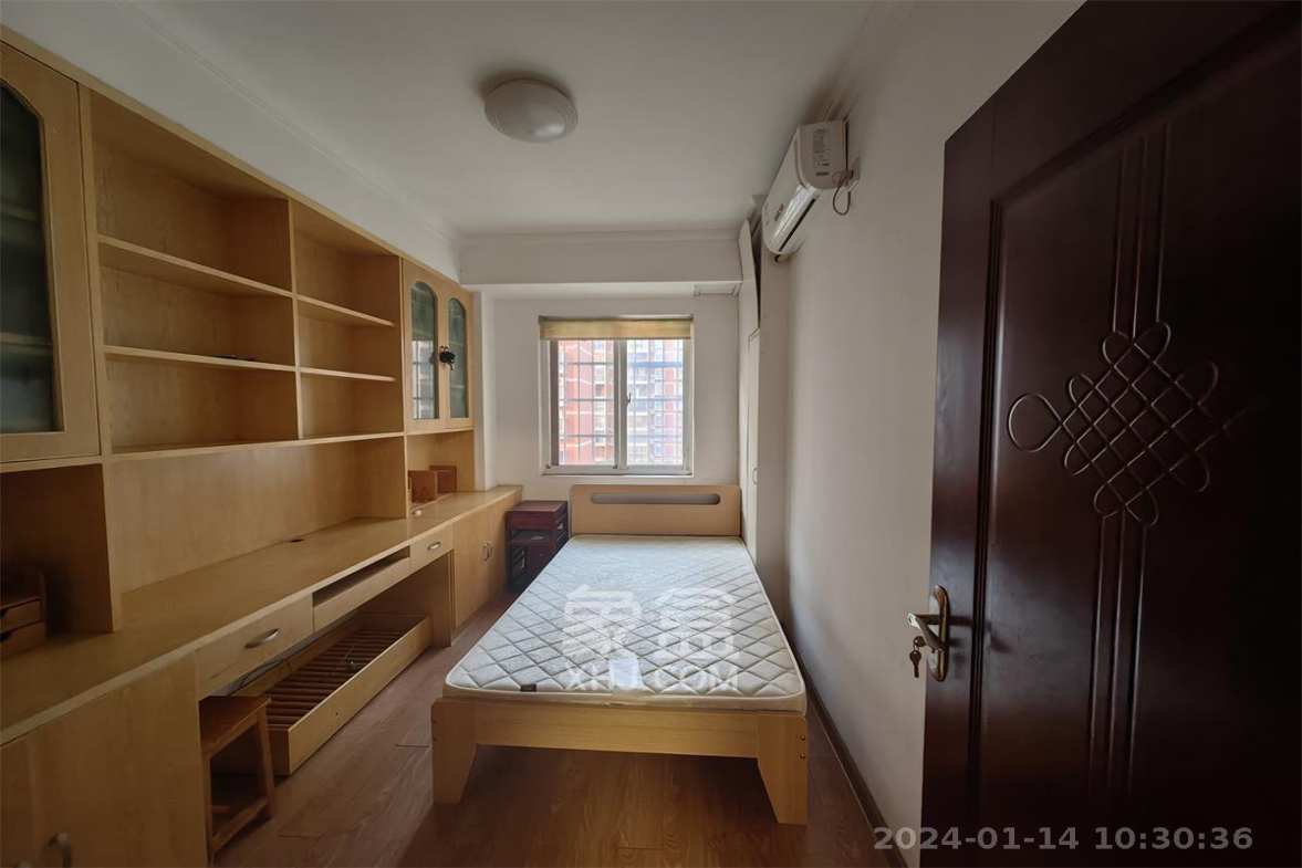 理工大学职工单位房青年汇  4室2厅2卫    3000.0元/月 理工大学职工单位房青年汇  4室2厅2卫    3000.0元/月室内图