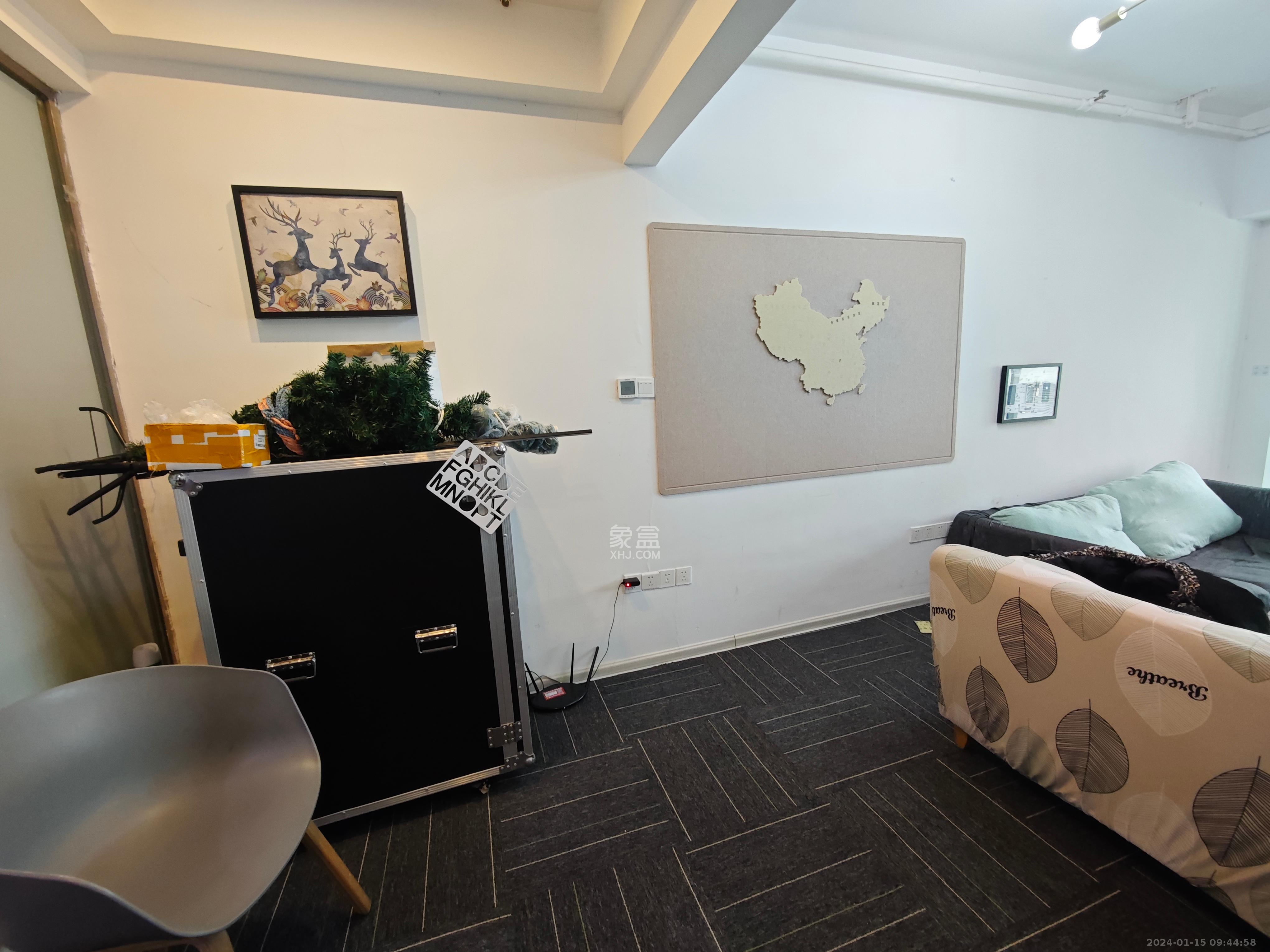 东怡外国（南湖一号)  1室1厅1卫    2600.0元/月