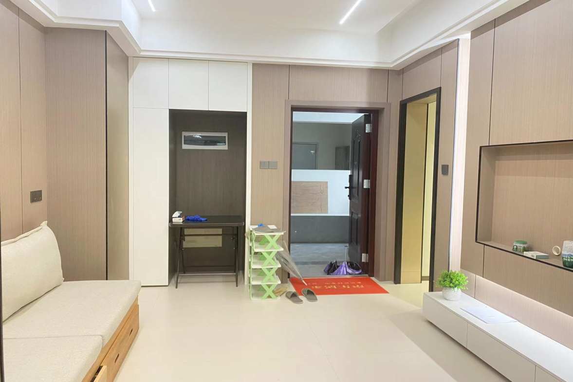 芷兰公馆西区  2室1厅1卫    1800.0元/月 芷兰公馆西区  2室1厅1卫    1800.0元/月室内图