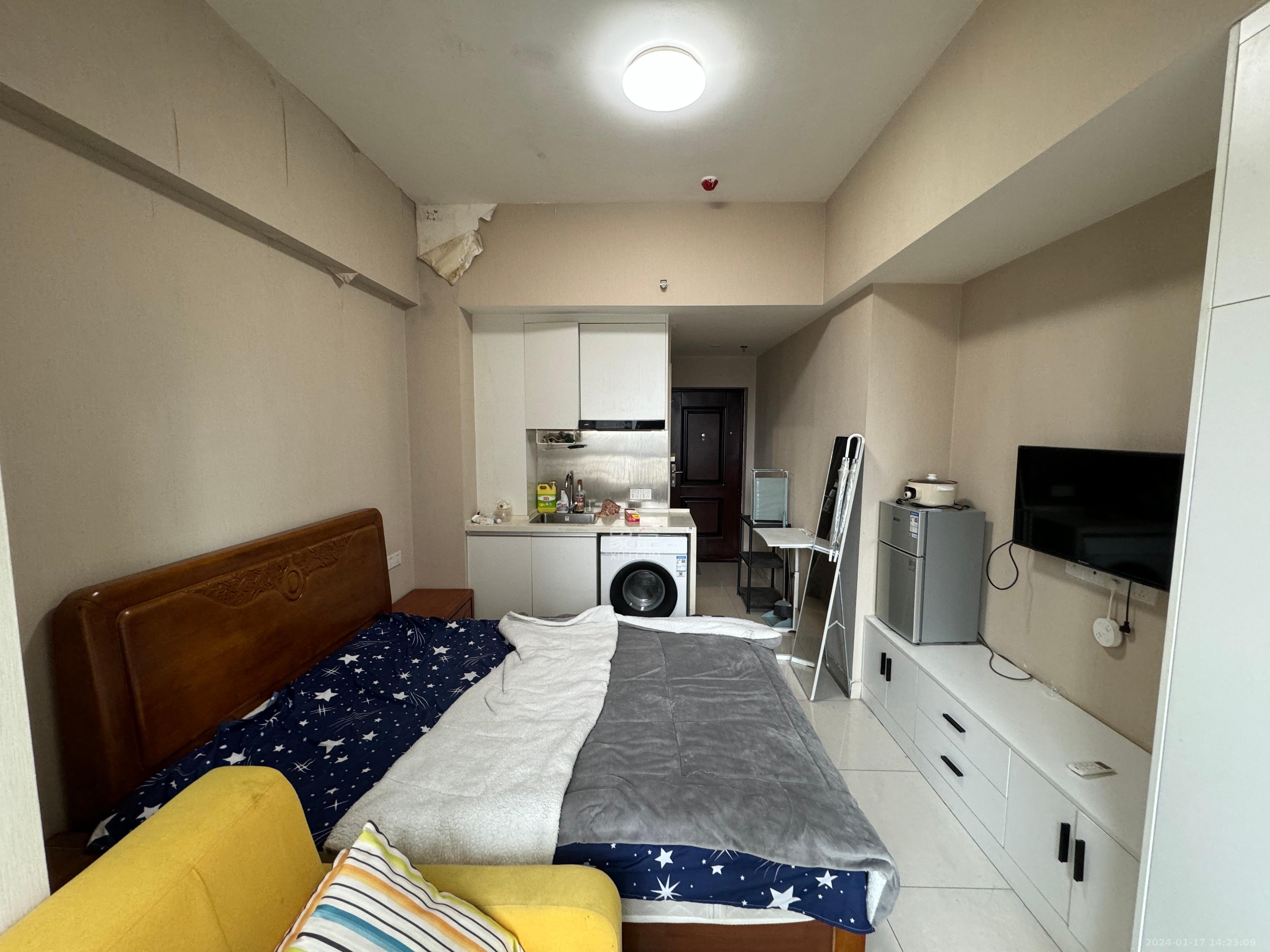 绿地之窗  1室1厅1卫    1200.0元/月