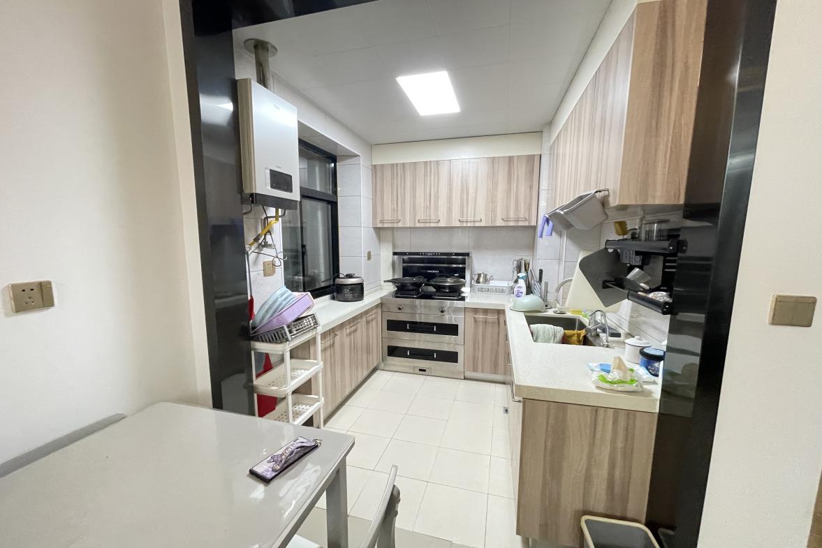 尚东家园  2室2厅2卫    1700.0元/月室内图