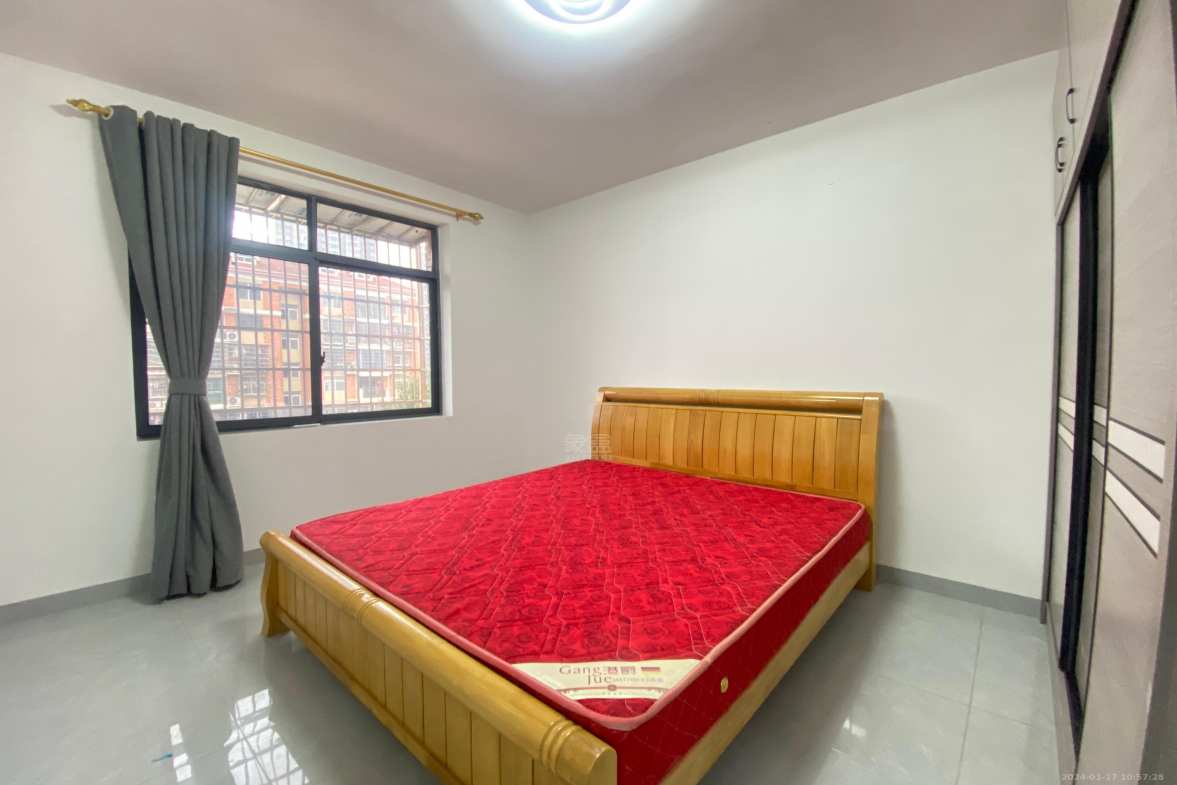 井龙安置小区  3室2厅2卫    1400.0元/月室内图