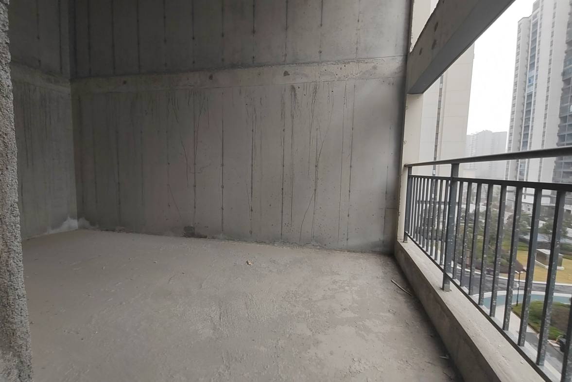 悦江山  5室2厅3卫    80.0万客厅