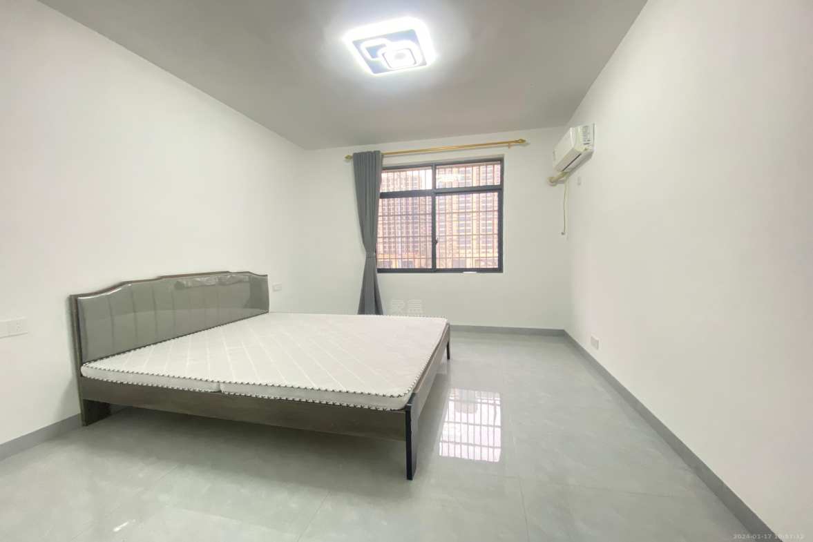 井龙安置小区  3室2厅2卫    1400.0元/月室内图