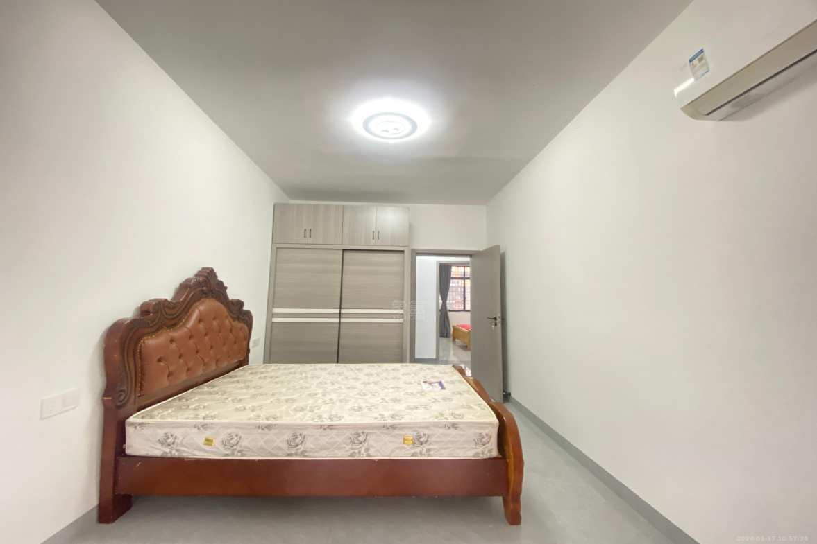 井龙安置小区  3室2厅2卫    1400.0元/月室内图