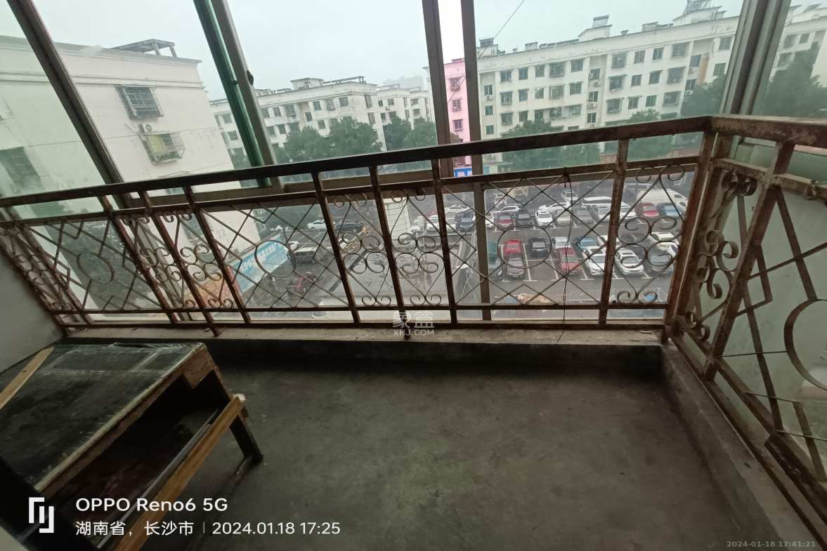 中南汽车世界  2室2厅1卫   1100.00元/月室内图