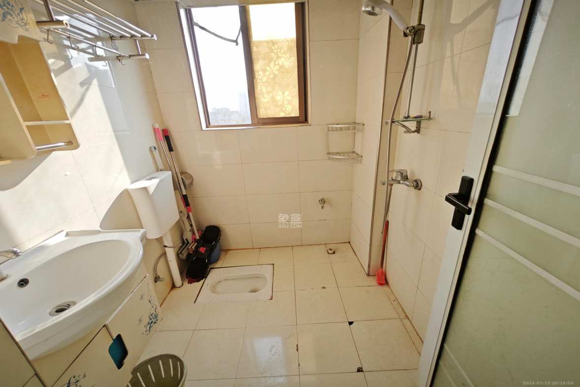 摩天一号  1室0厅0卫   2200.00元/月室内图
