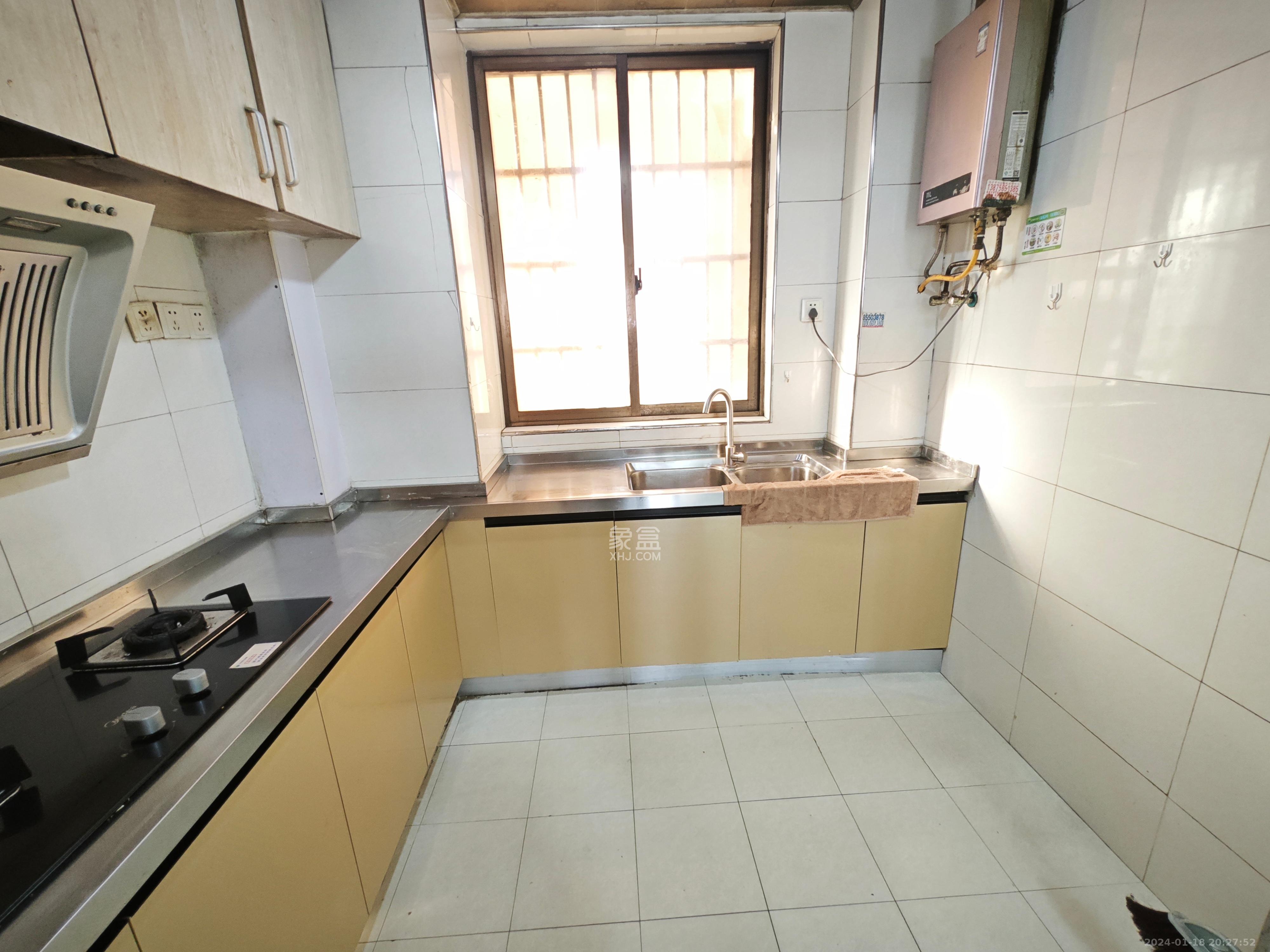 摩天一号  1室0厅0卫    2200.0元/月