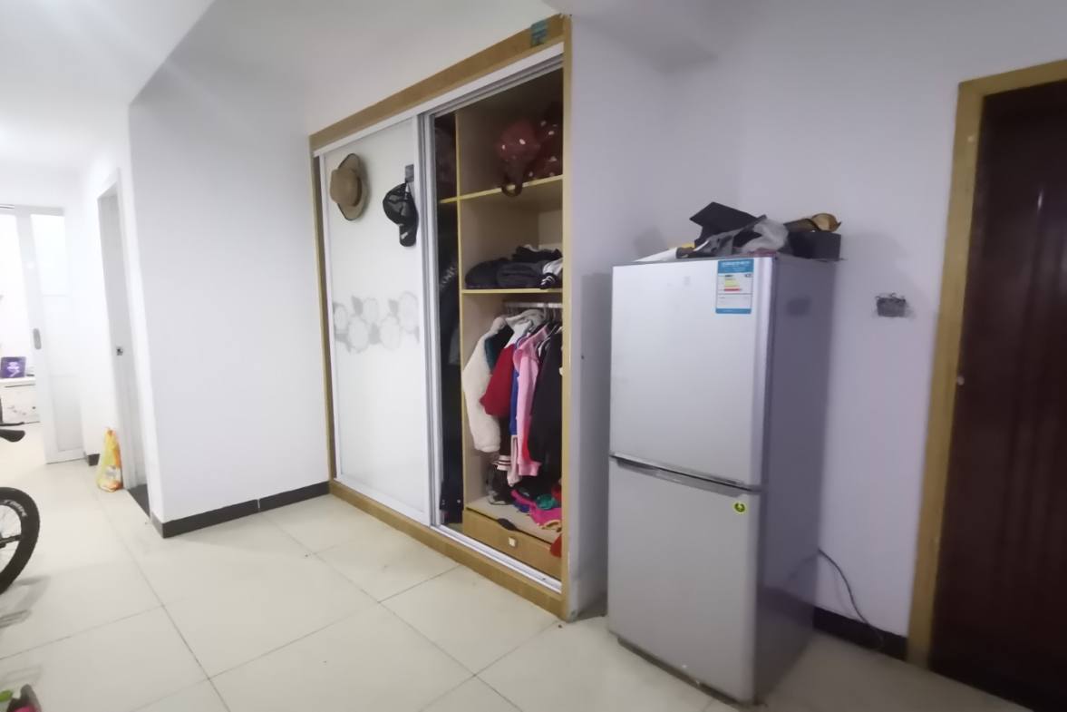 旺佳华府  2室2厅1卫   1400.00元/月室内图
