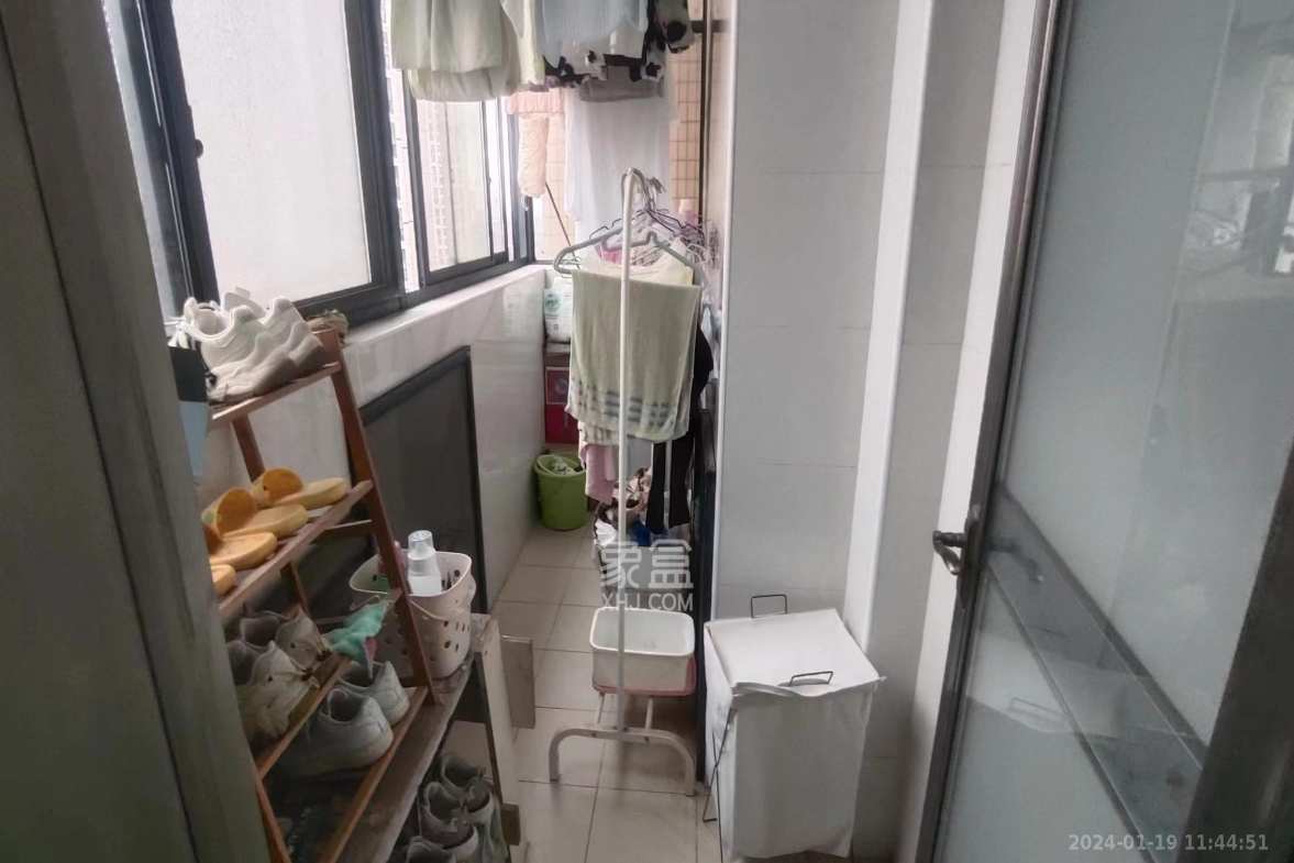 万科魅力之城  4室2厅2卫   2500.00元/月室内图