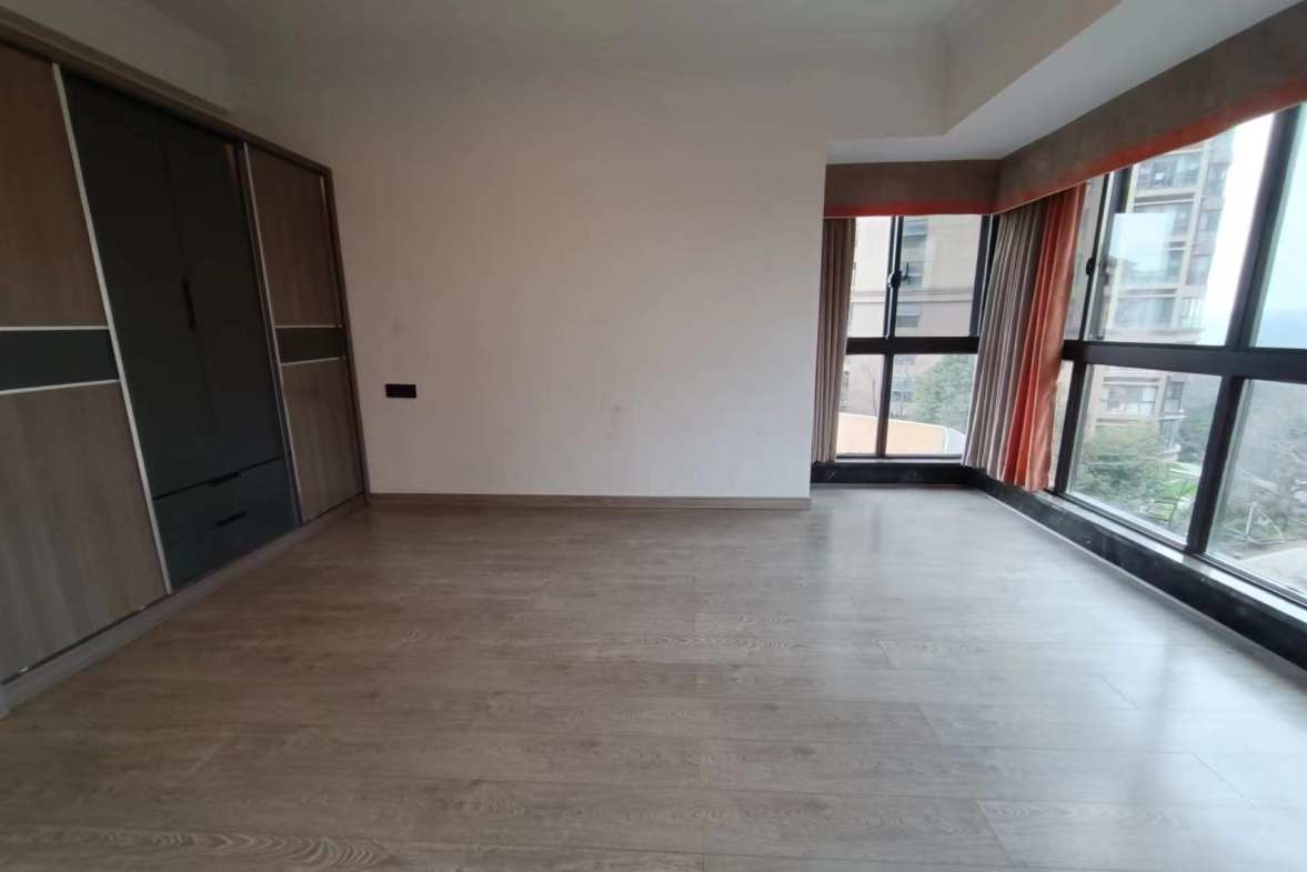 保利翡翠湾(中航翡翠湾) 3室2厅2卫 2800.0元/月 保利翡翠湾(中航翡翠湾) 3室2厅2卫 2800.0元/月室内图