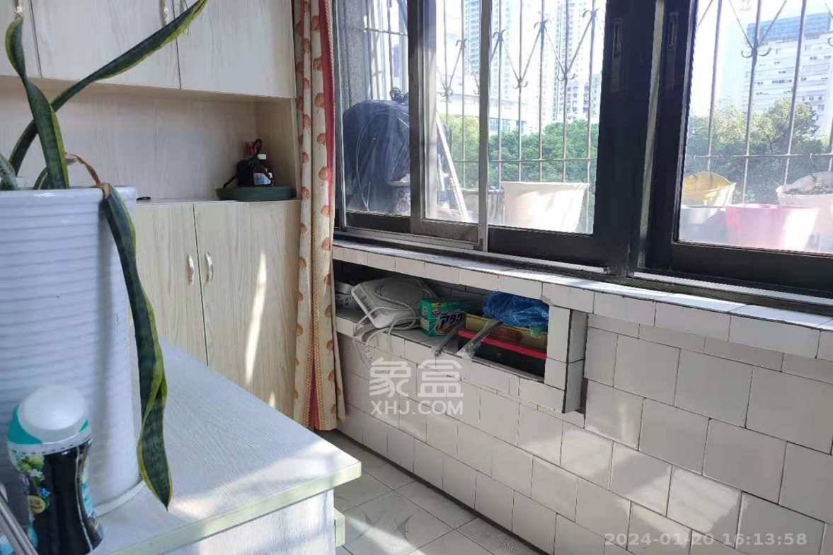 湘农桥社区  2室1厅1卫    2200.0元/月 湘农桥社区  2室1厅1卫    2200.0元/月室内图