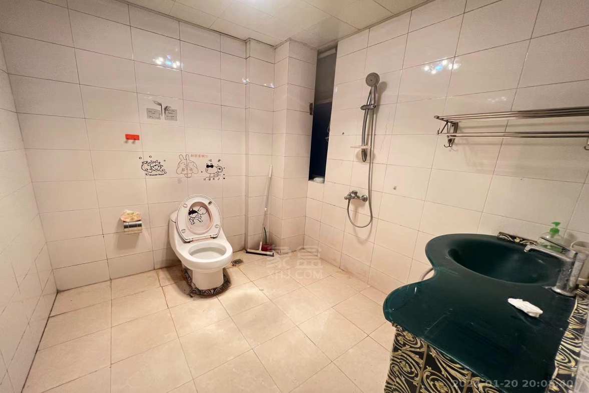 四季花园 3室2厅2卫 2000.0元/月 四季花园 3室2厅2卫 2000.0元/月室内图