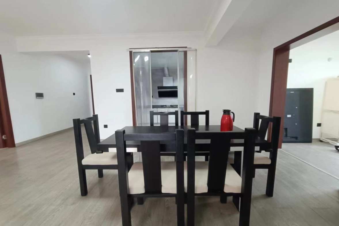 保利翡翠湾(中航翡翠湾) 3室2厅2卫 2800.0元/月 保利翡翠湾(中航翡翠湾) 3室2厅2卫 2800.0元/月室内图