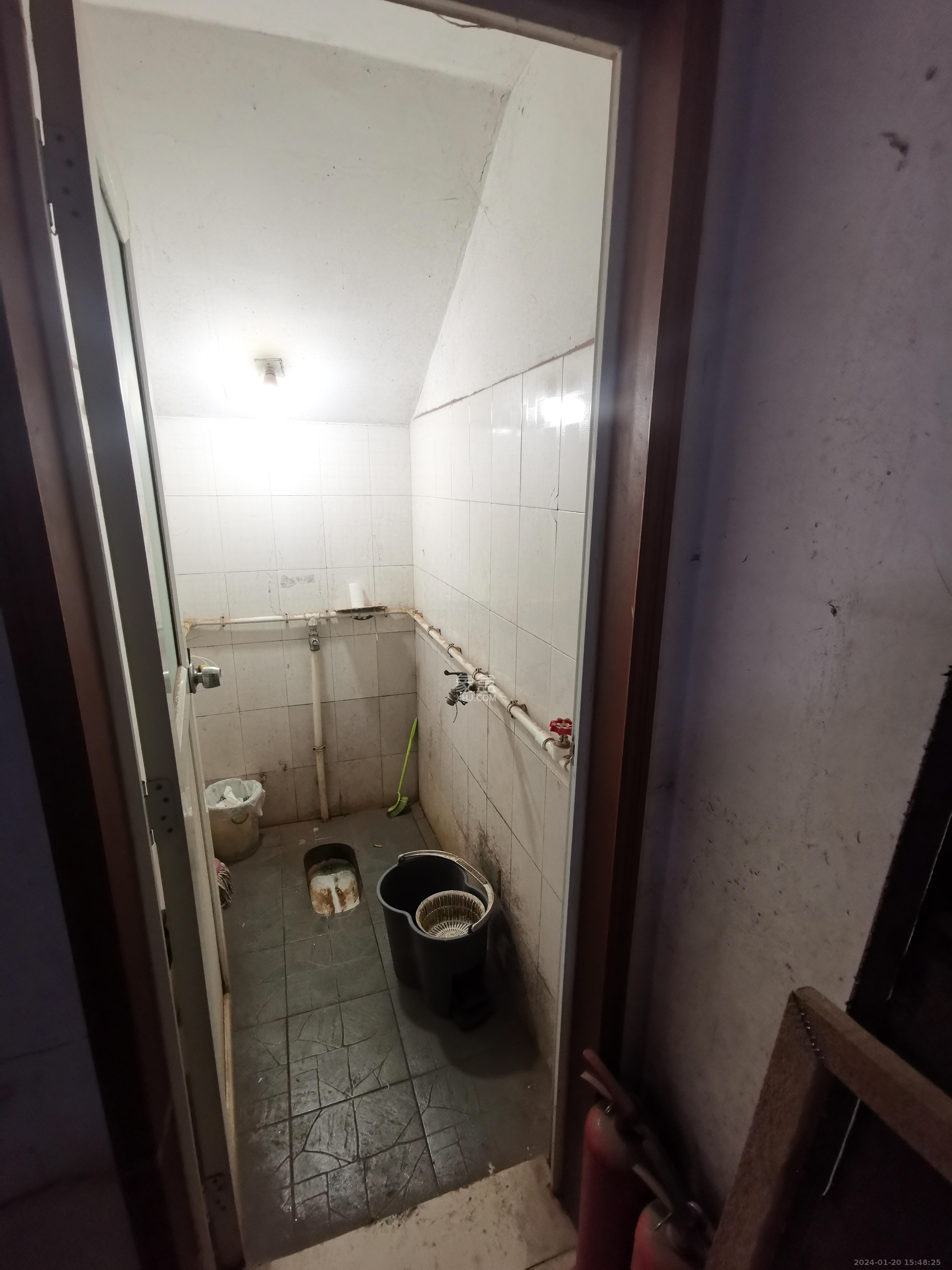 唐湘电器城   308.0㎡      4100.0元/月室内图