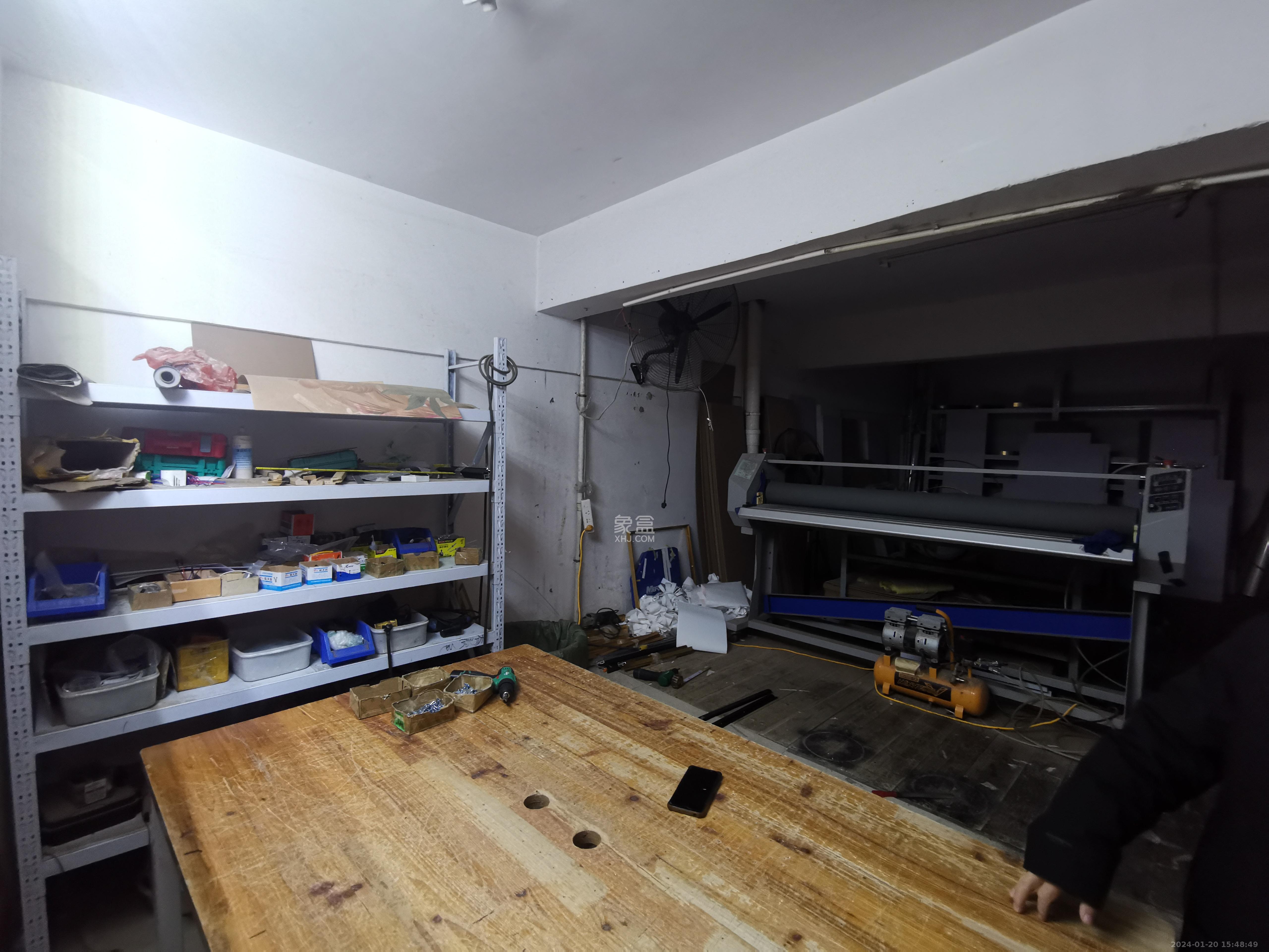 唐湘电器城   308.0㎡      4100.0元/月室内图