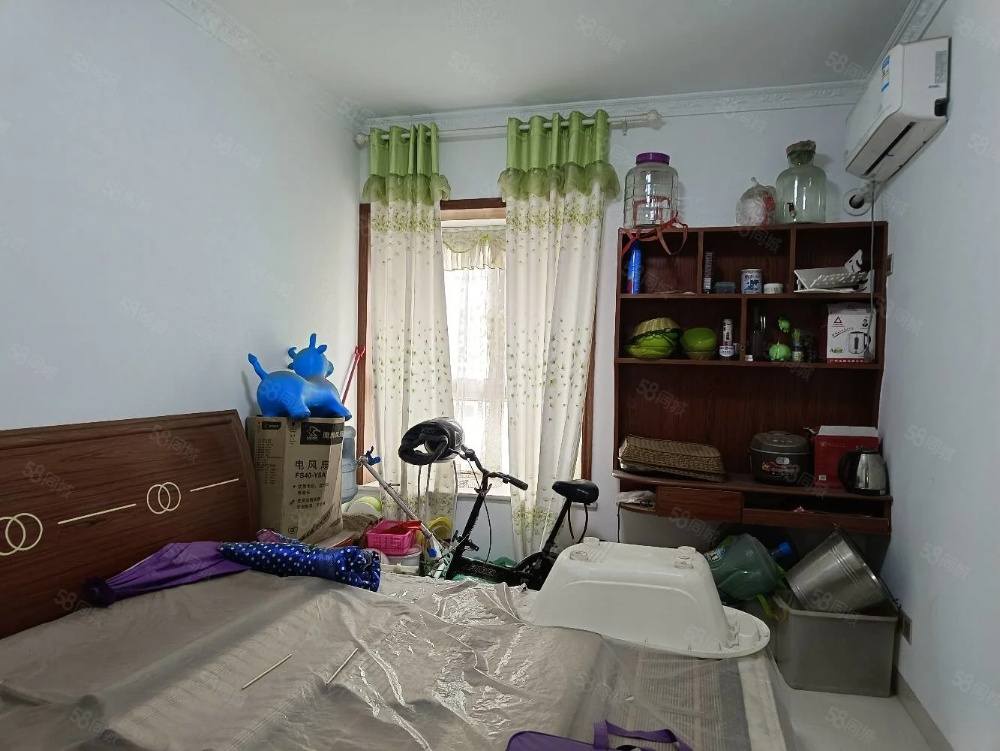 城典丽园  3室2厅1卫    59.8万客厅