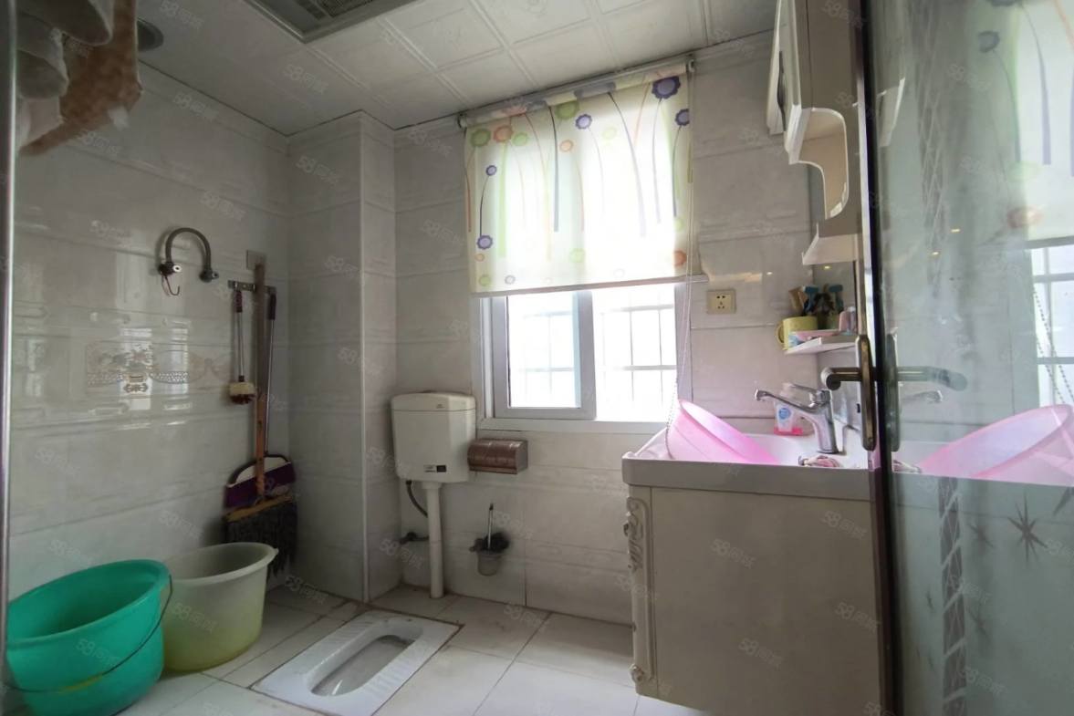 城典丽园  3室2厅1卫    59.8万客厅