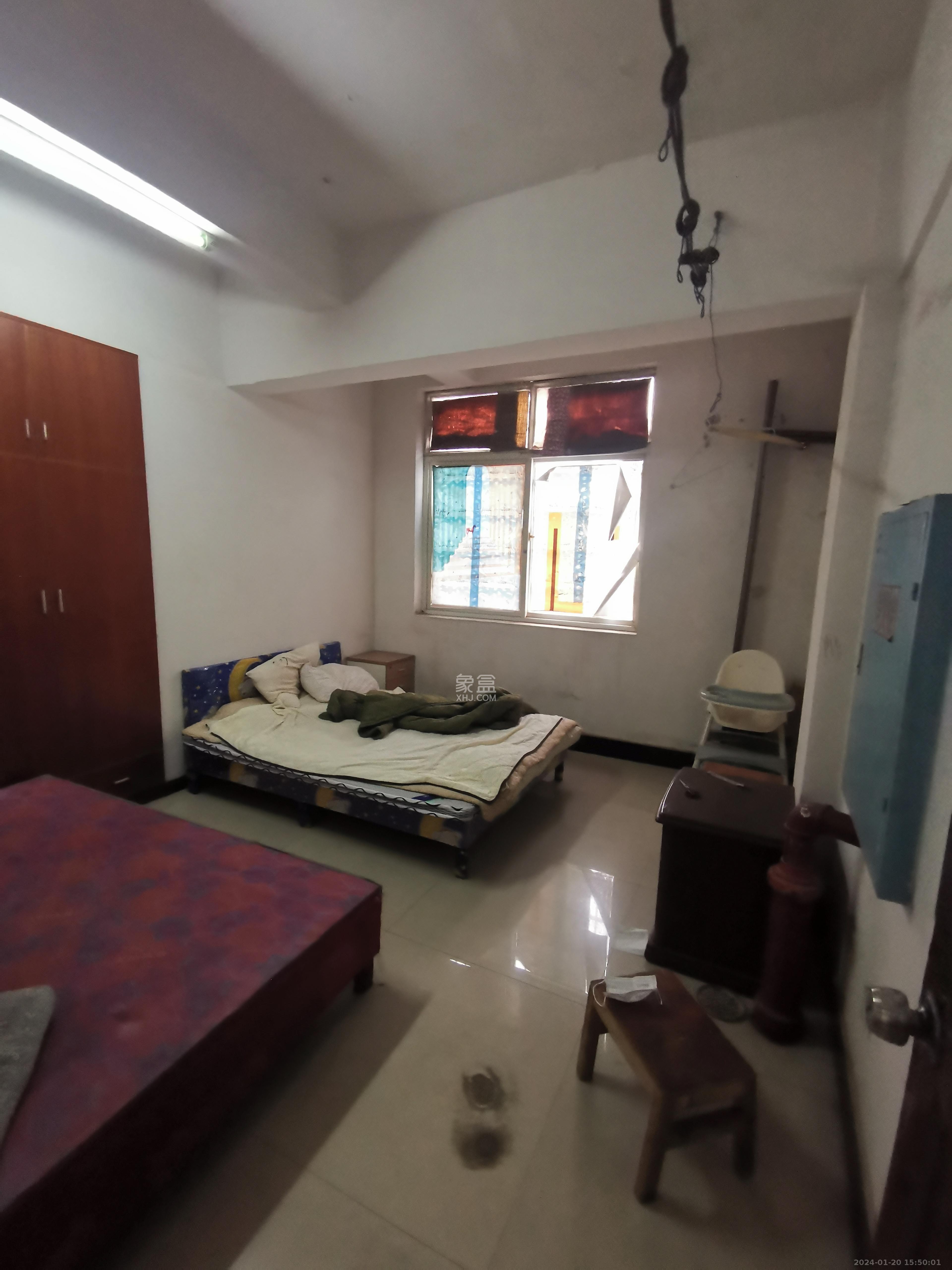 唐湘电器城   308.0㎡      4100.0元/月室内图