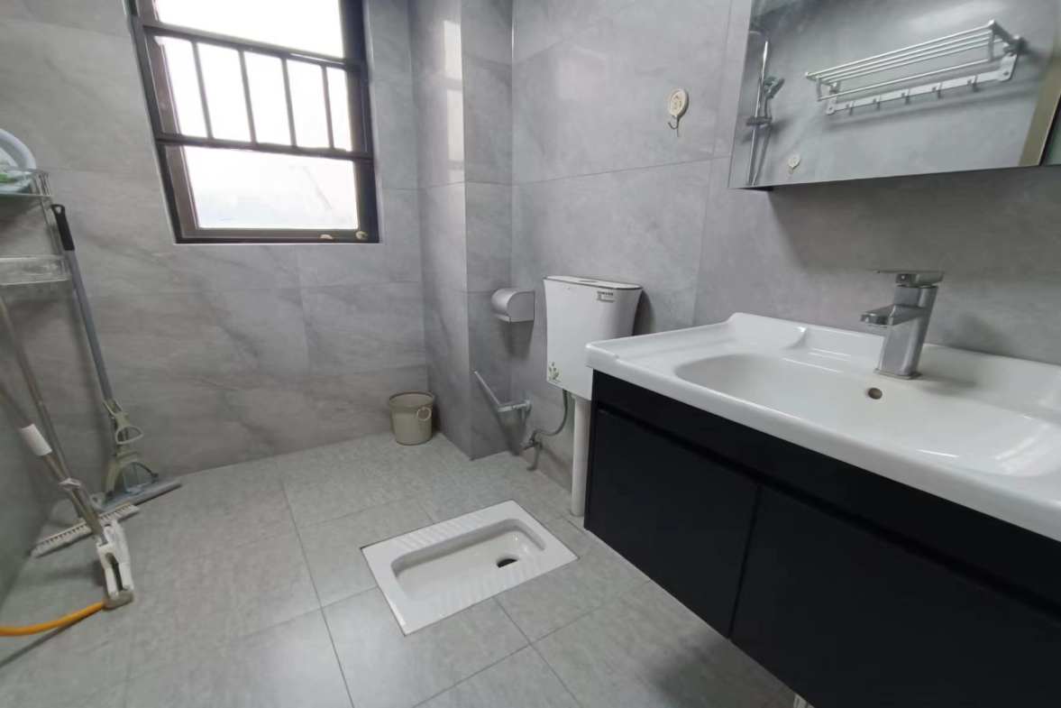 保利翡翠湾(中航翡翠湾) 3室2厅2卫 2800.0元/月 保利翡翠湾(中航翡翠湾) 3室2厅2卫 2800.0元/月室内图