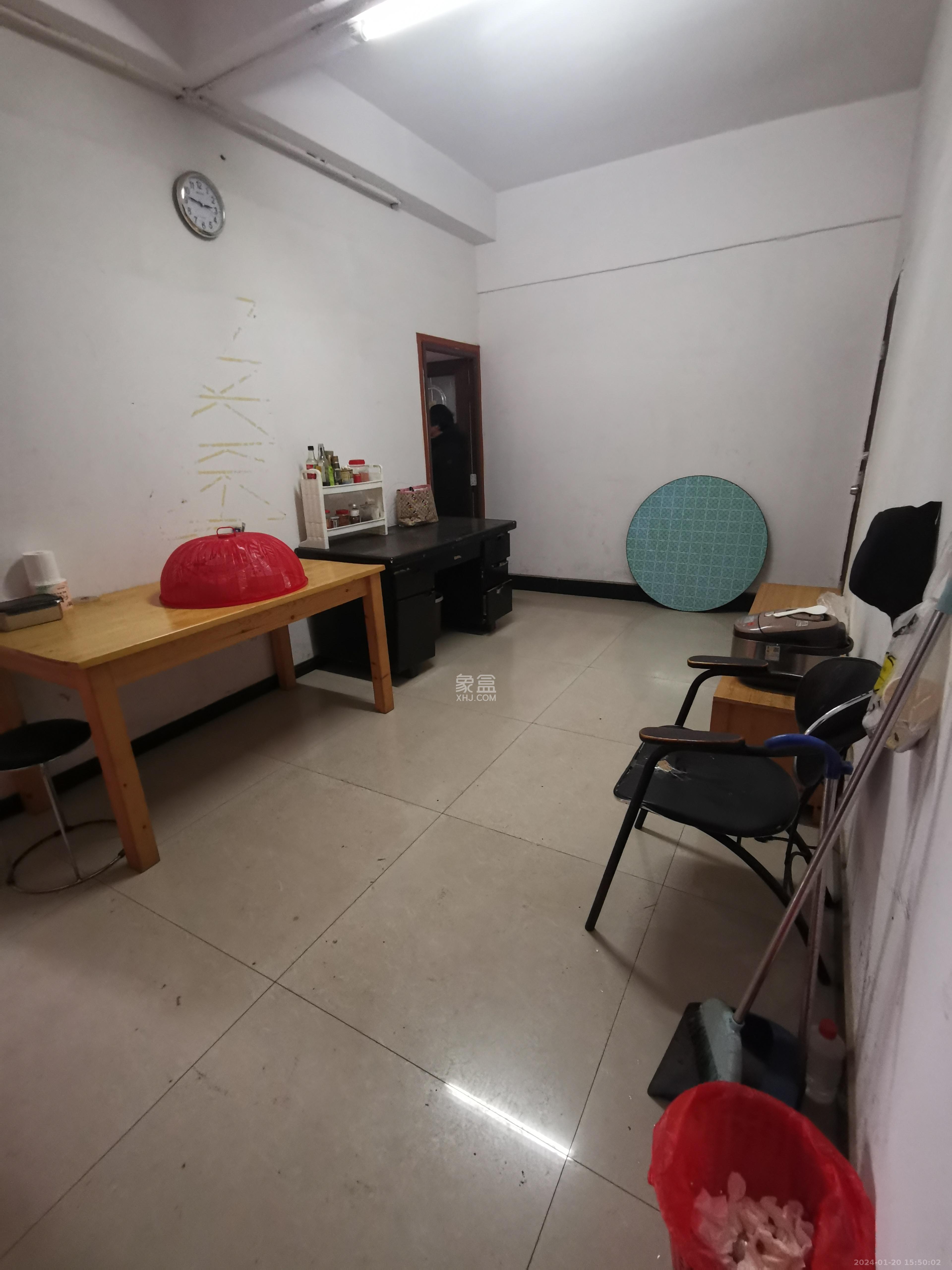 唐湘电器城   308.0㎡      4100.0元/月室内图