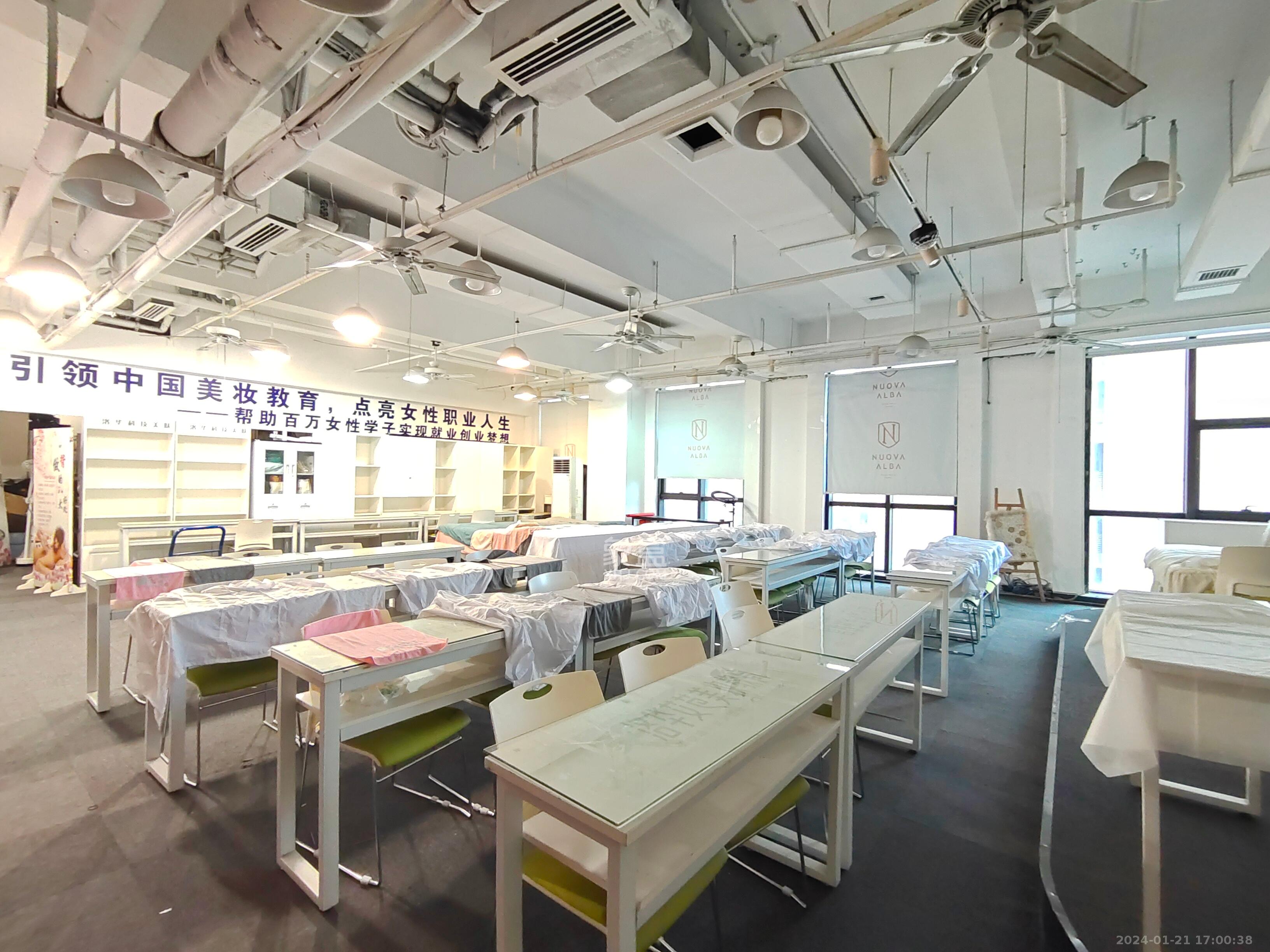 金科时代中心   185.36㎡      9500.0元/月室内图