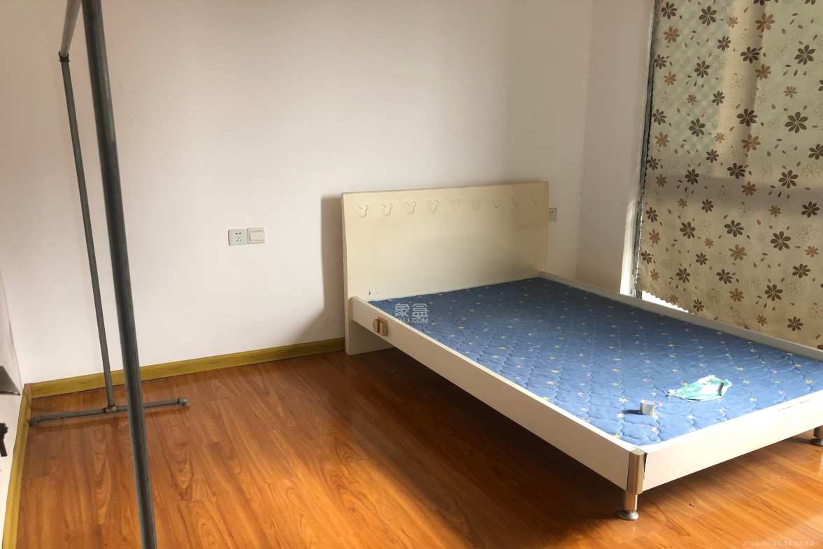 康桥长郡  3室2厅2卫   1500.00元/月室内图