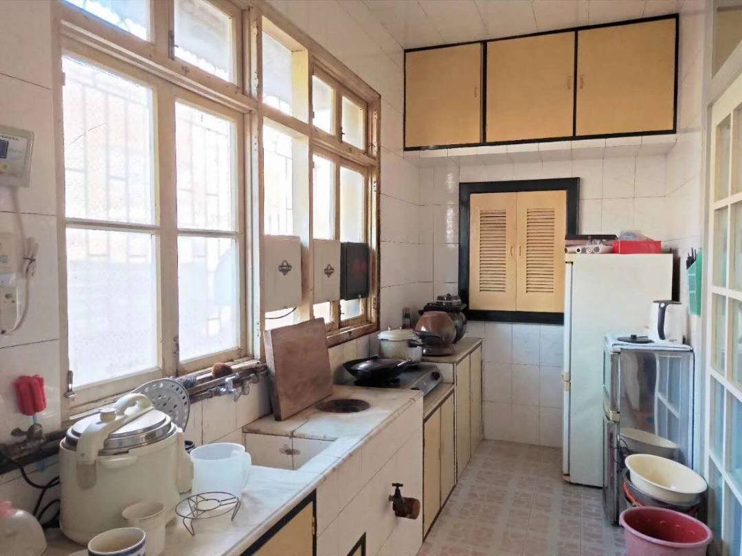 八一橡胶厂(长青中街) 3室2厅1卫 52.0万 八一橡胶厂(长青中街) 3室2厅1卫 52.0万厨房