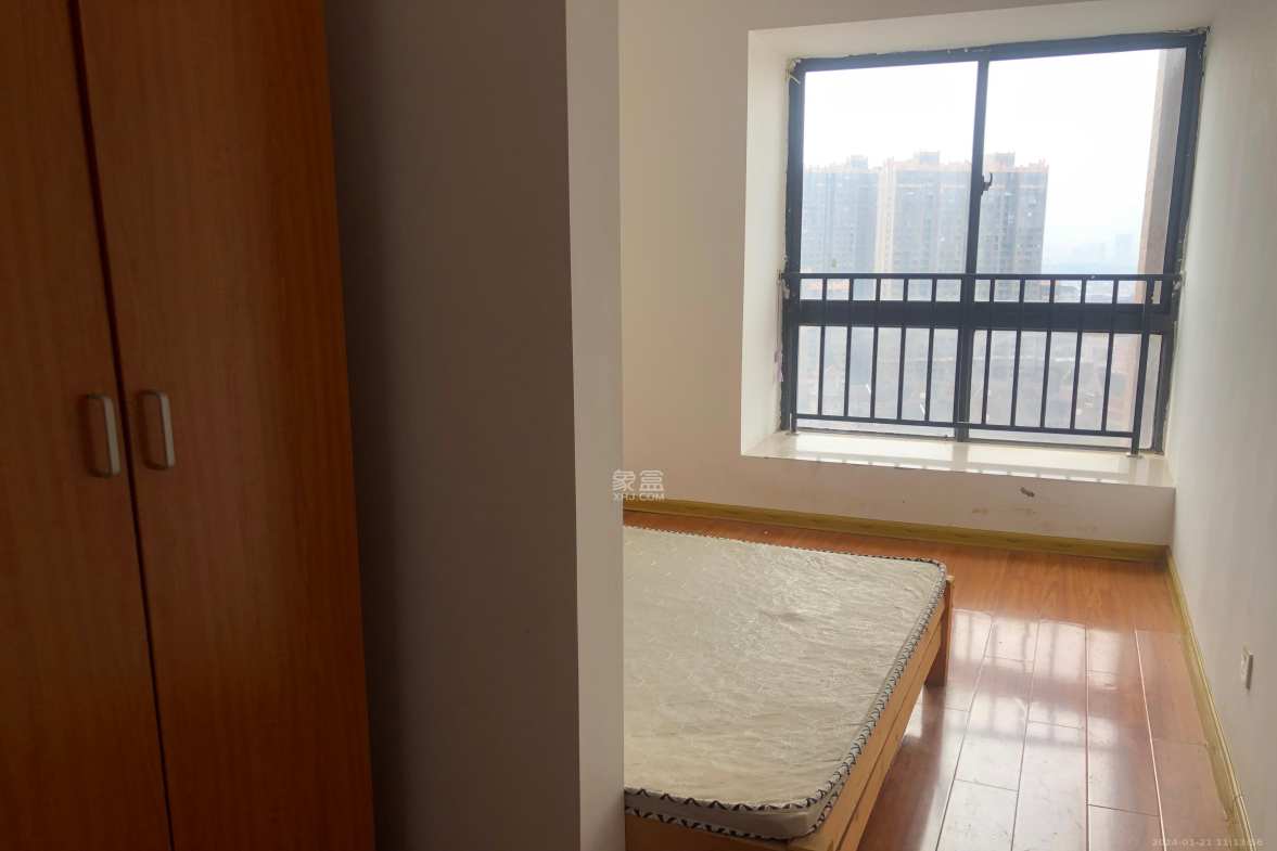 康桥长郡  3室2厅2卫   1500.00元/月室内图