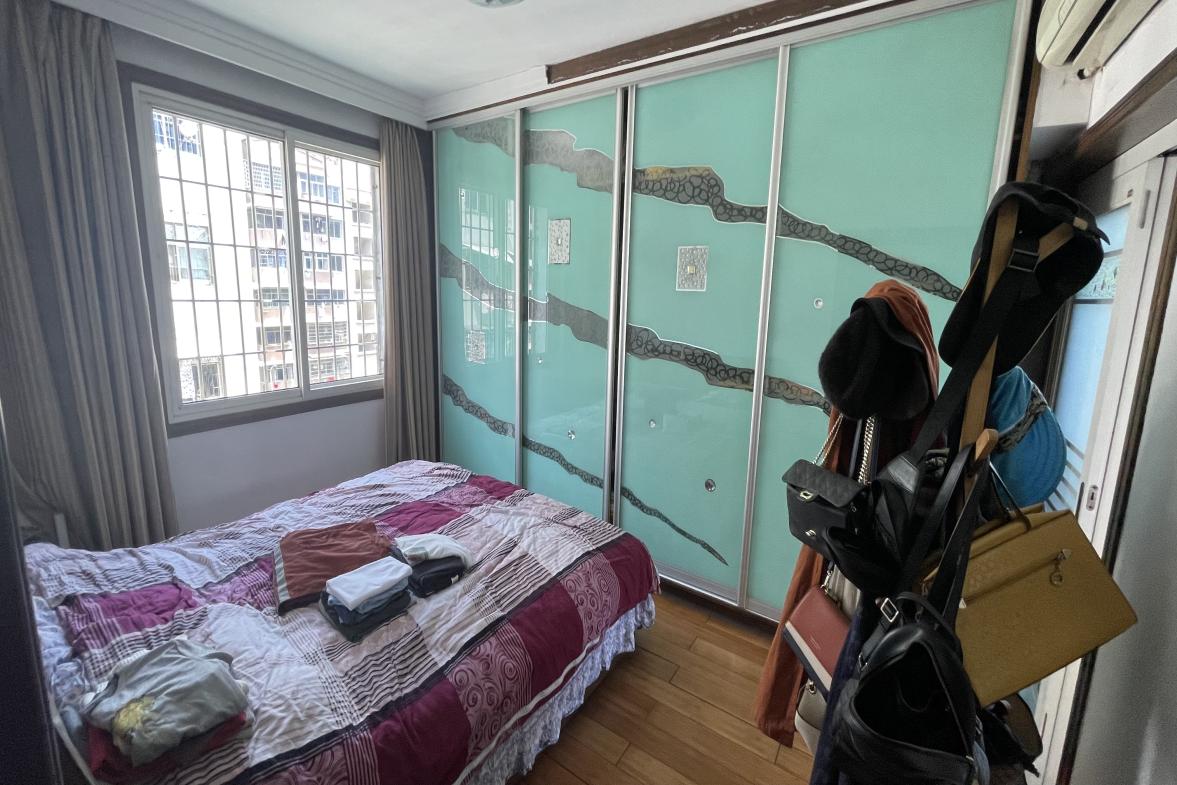 仙人阁  2室2厅1卫    50.0万 仙人阁  2室2厅1卫    50.0万客厅