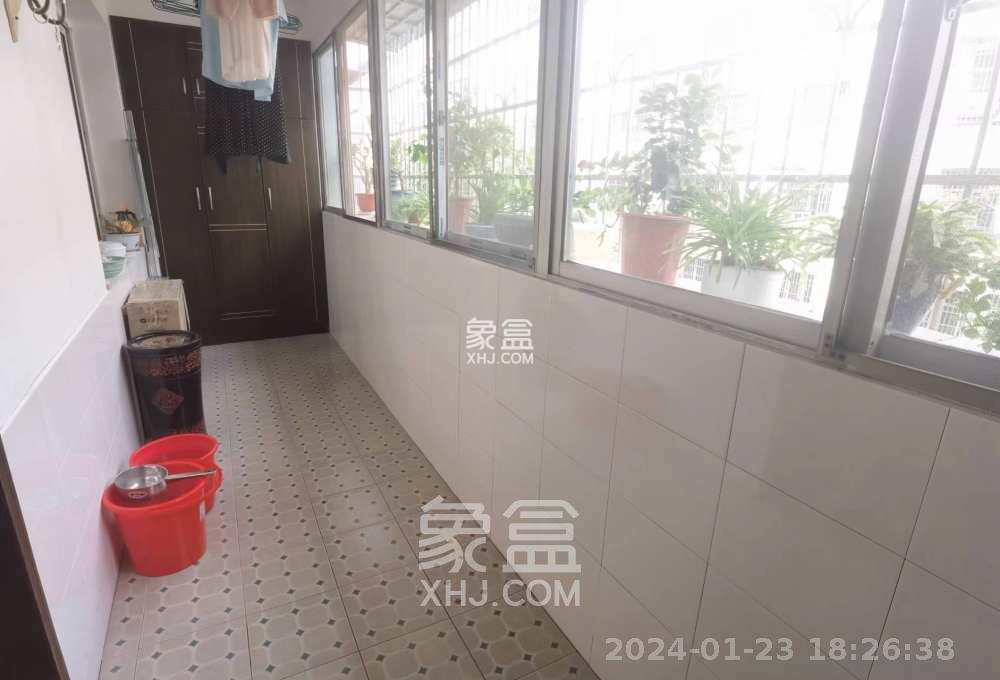 梧桐小区  4室2厅2卫   47.80万室内图