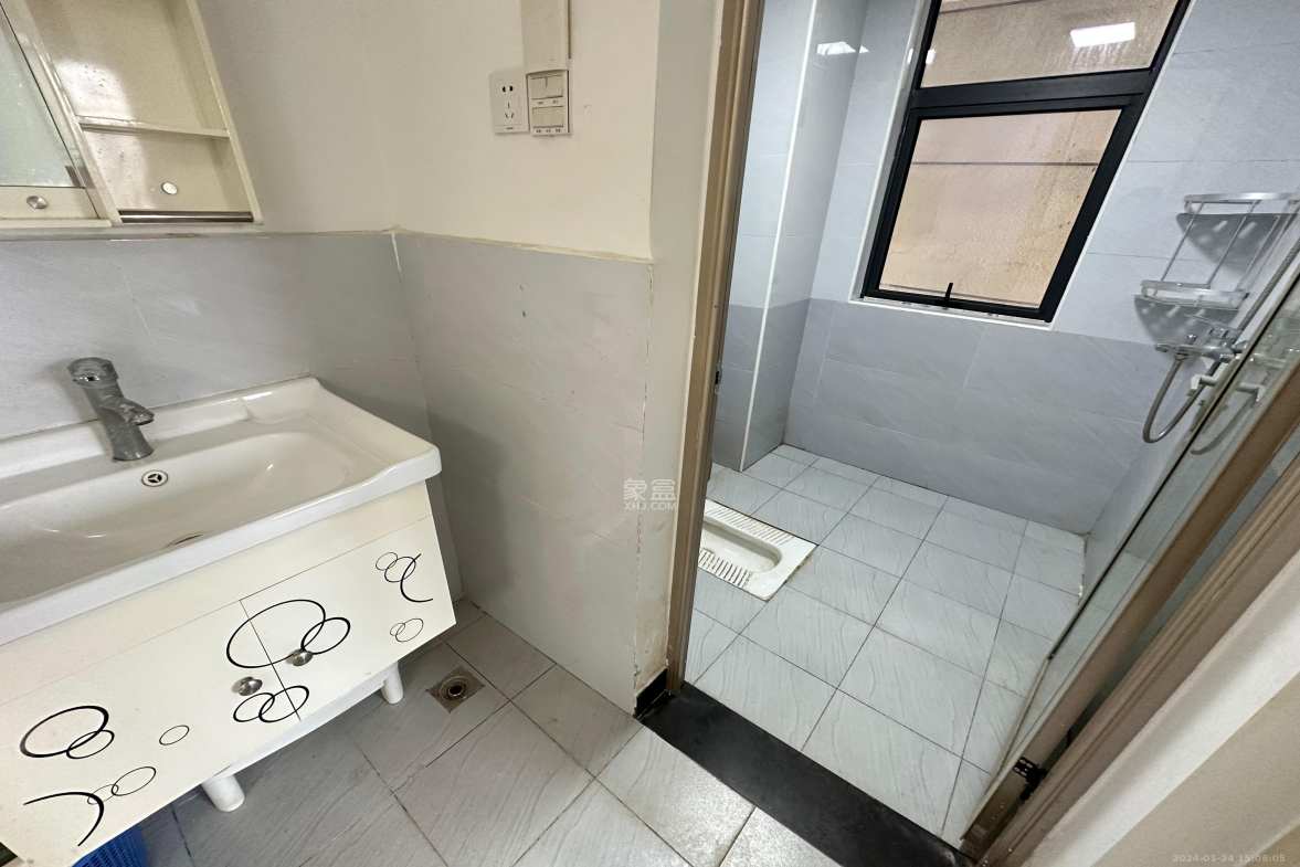 荣泰广场  1室1厅1卫    2600.0元/月室内图