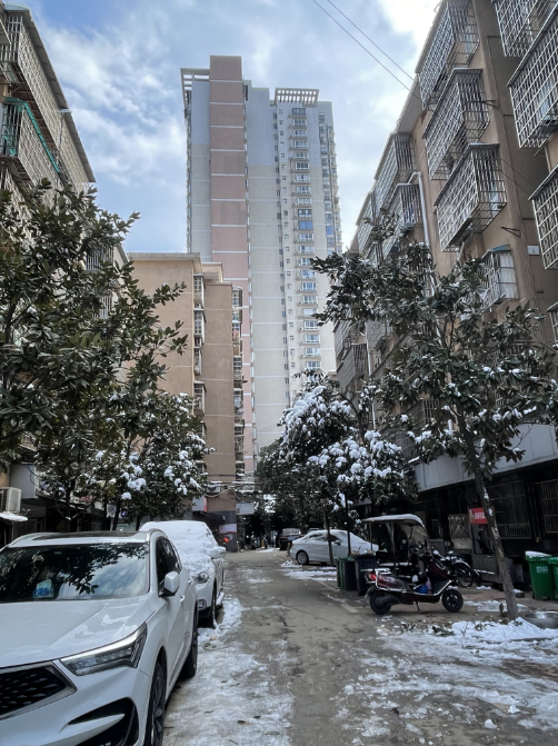 开发公司宿舍室内图1